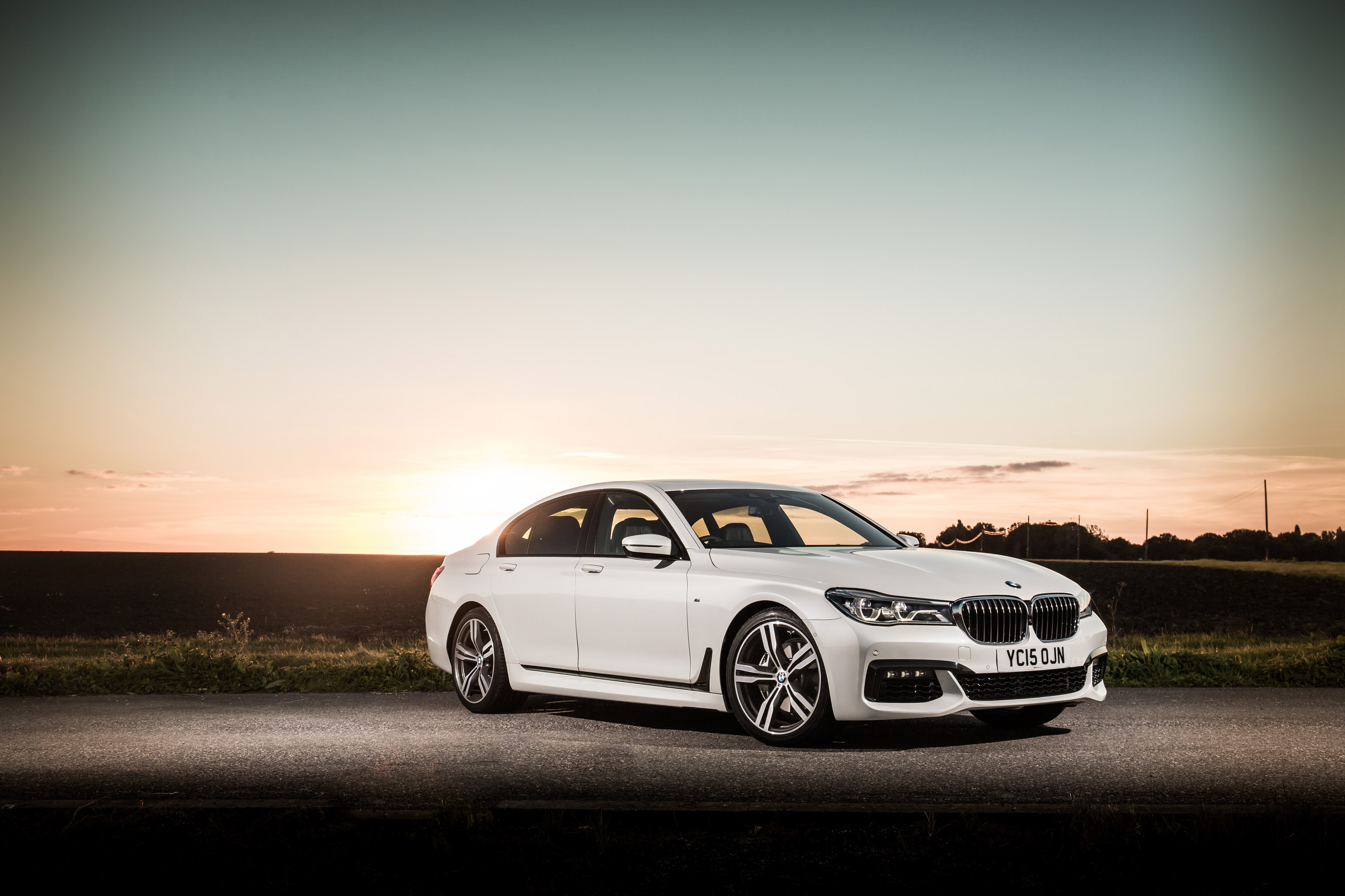 BMW 7-Series UK-Version photo #34