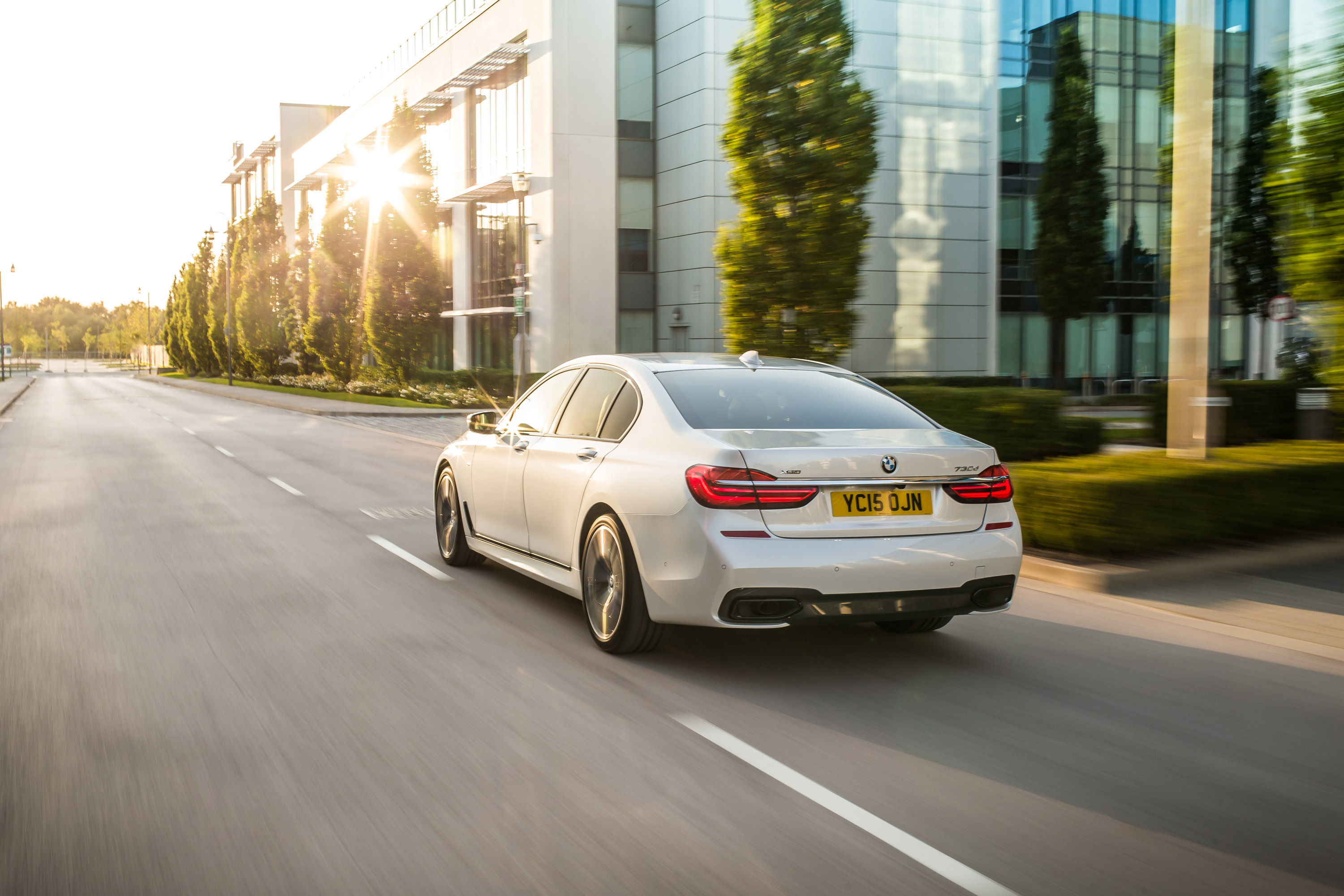 BMW 7-Series UK-Version photo #42