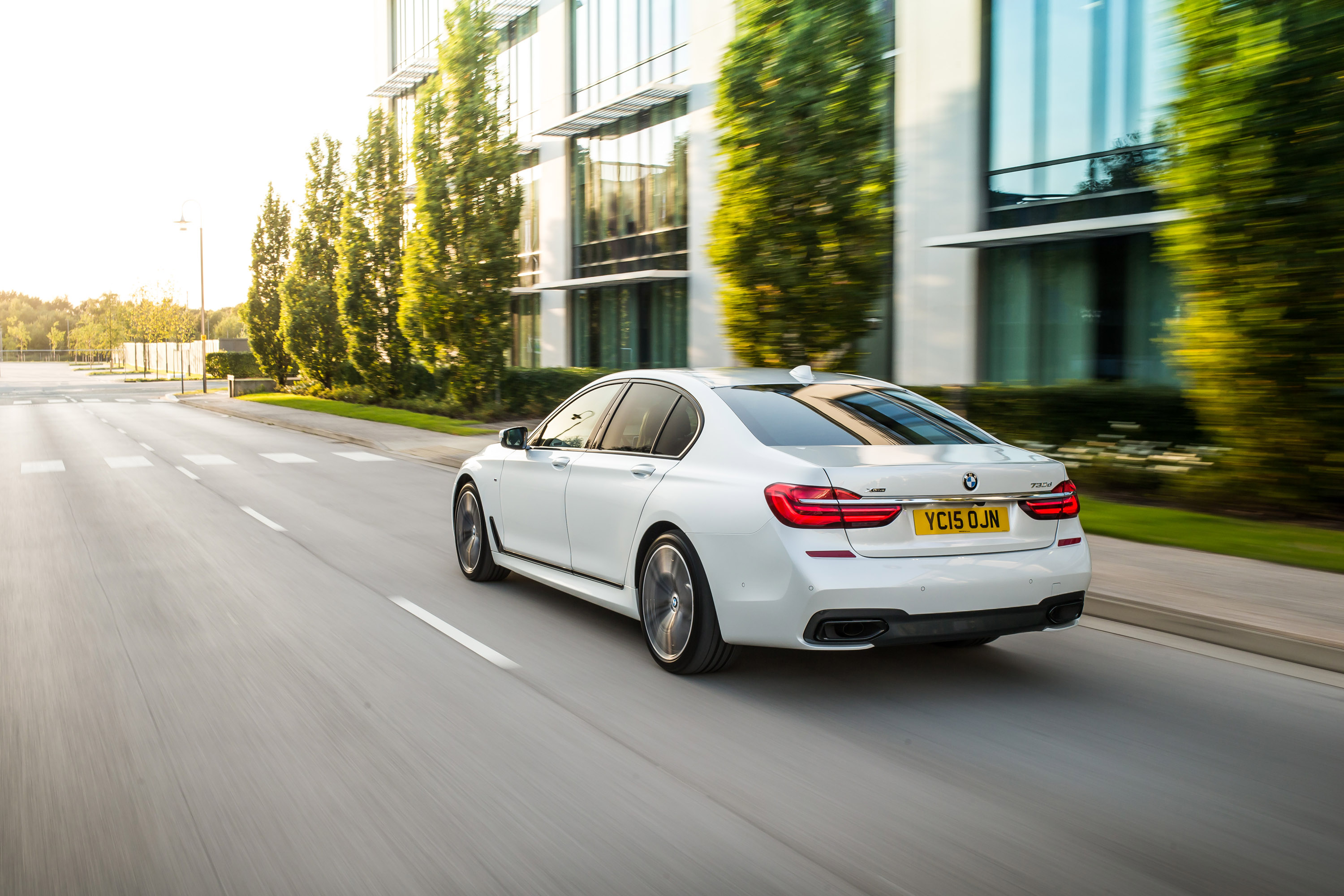 BMW 7-Series UK-Version photo #43