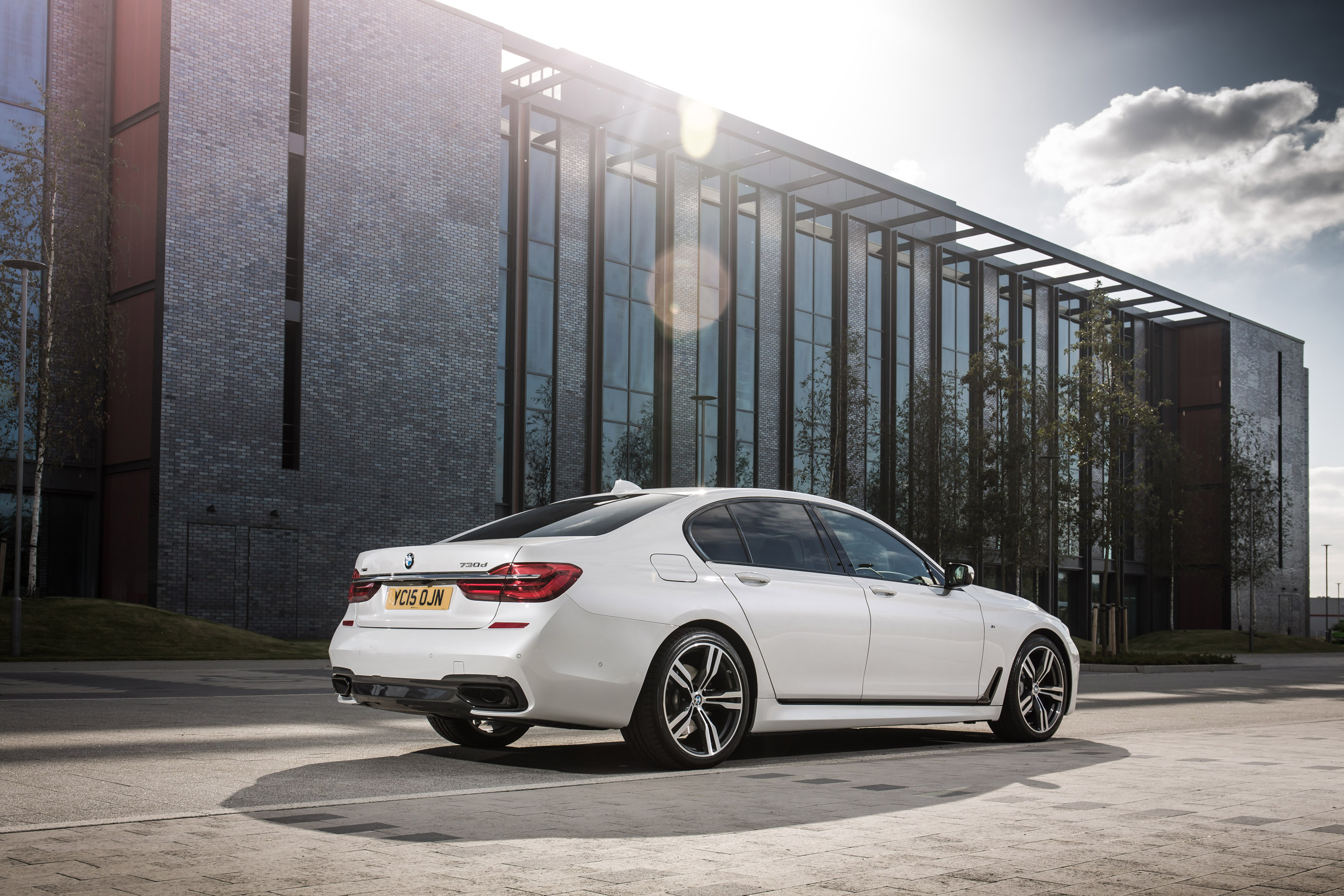 BMW 7-Series UK-Version photo #45