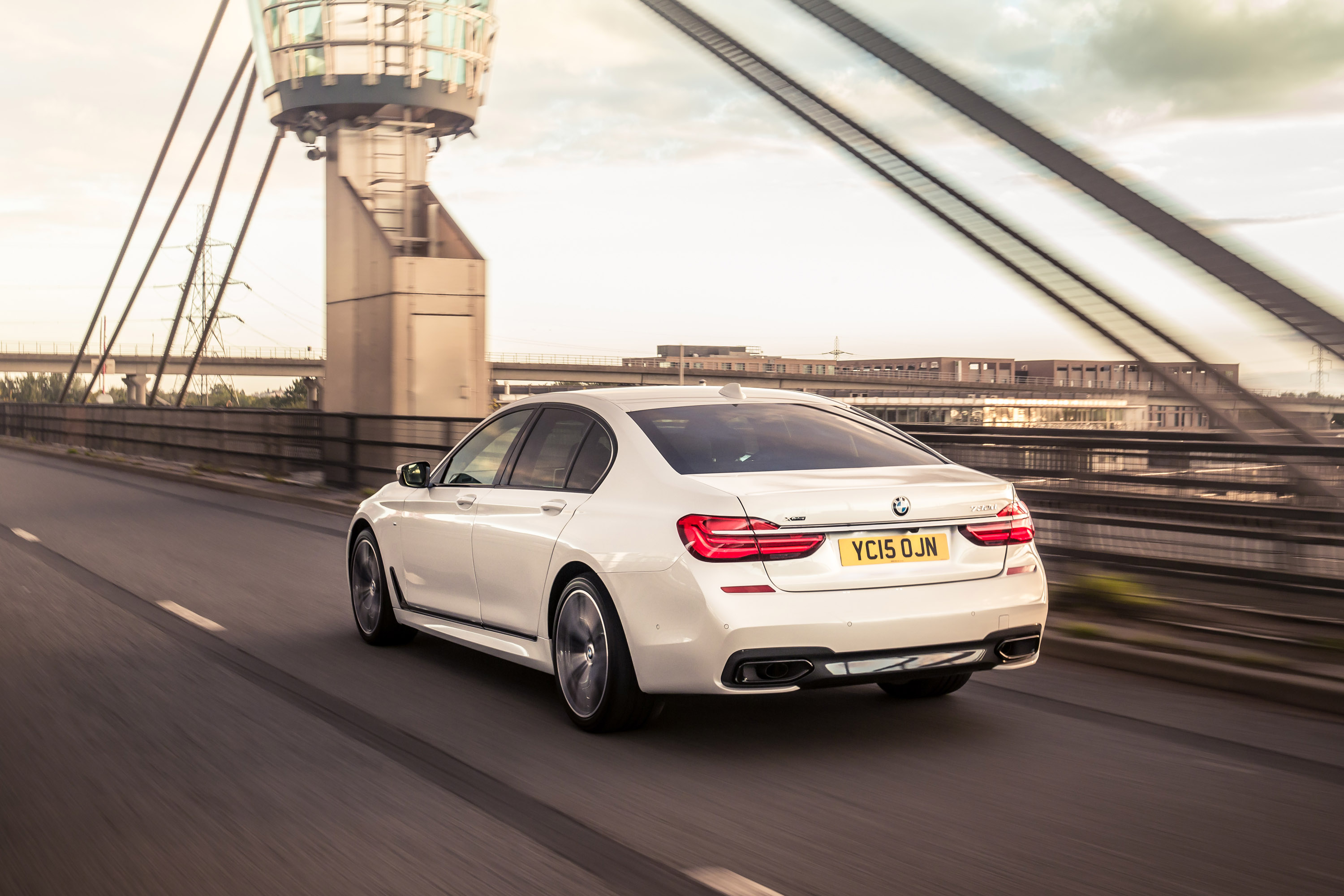 BMW 7-Series UK-Version photo #47