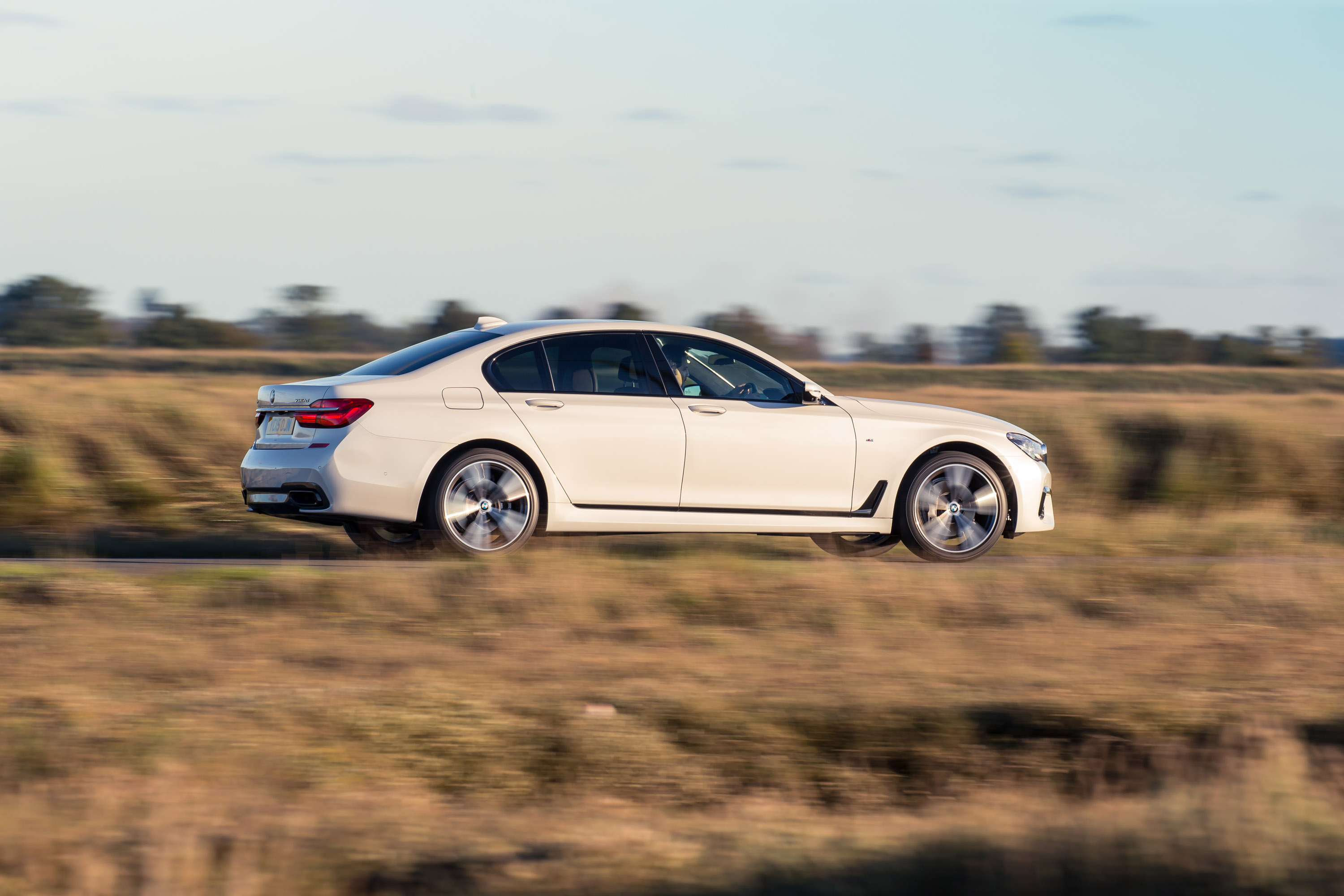BMW 7-Series UK-Version photo #53