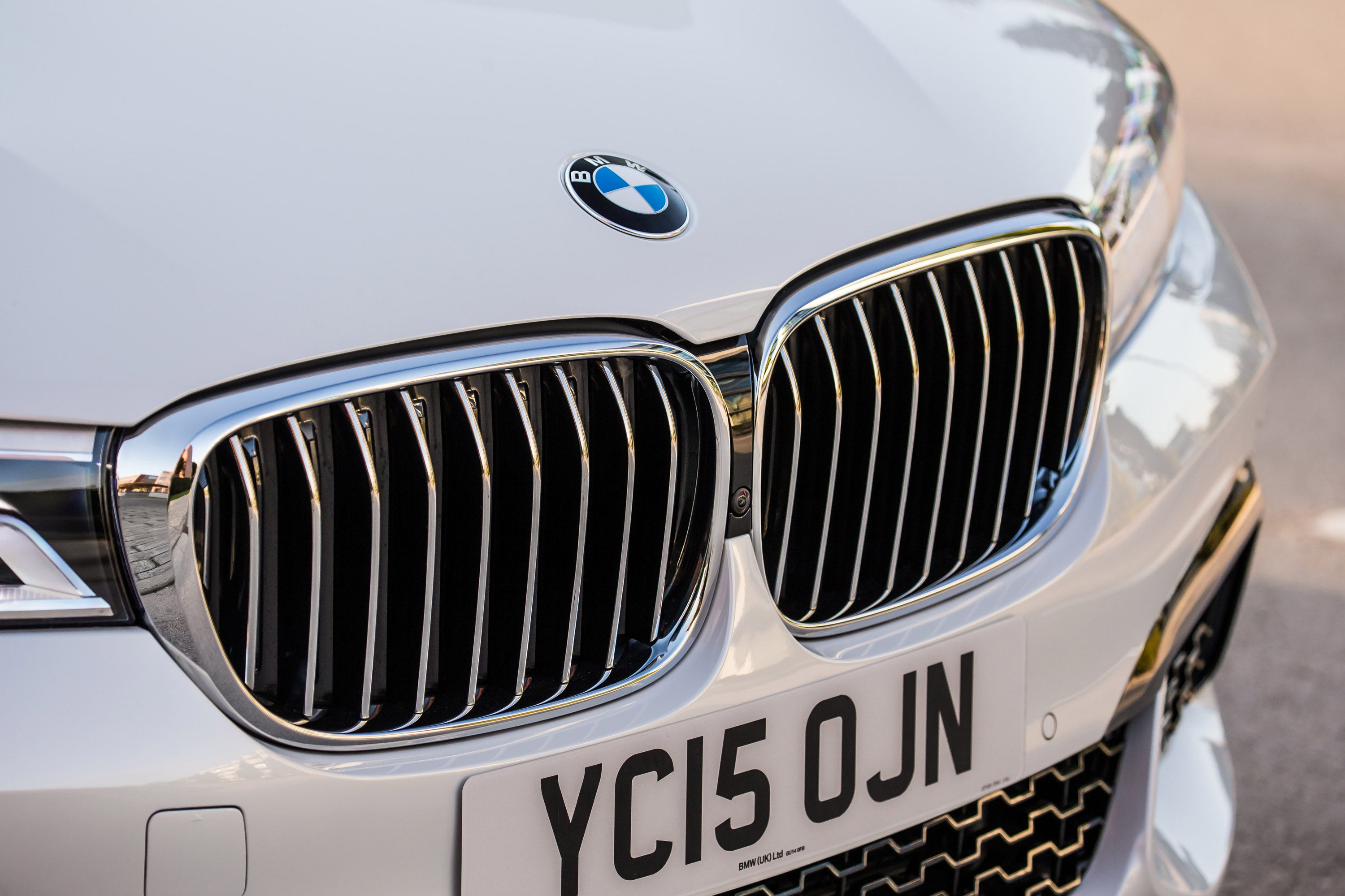 BMW 7-Series UK-Version photo #59