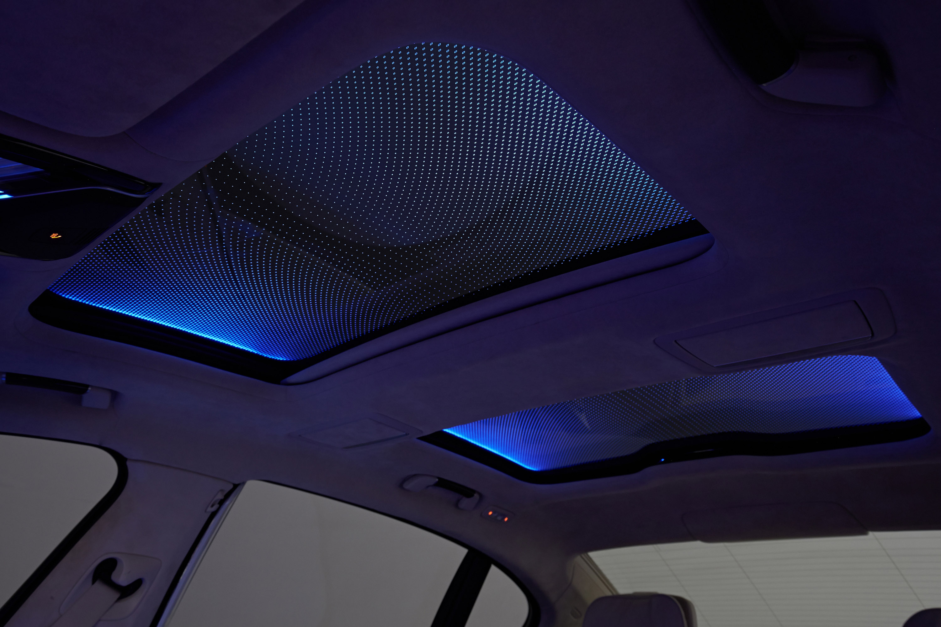BMW 7-Series UK-Version photo #62