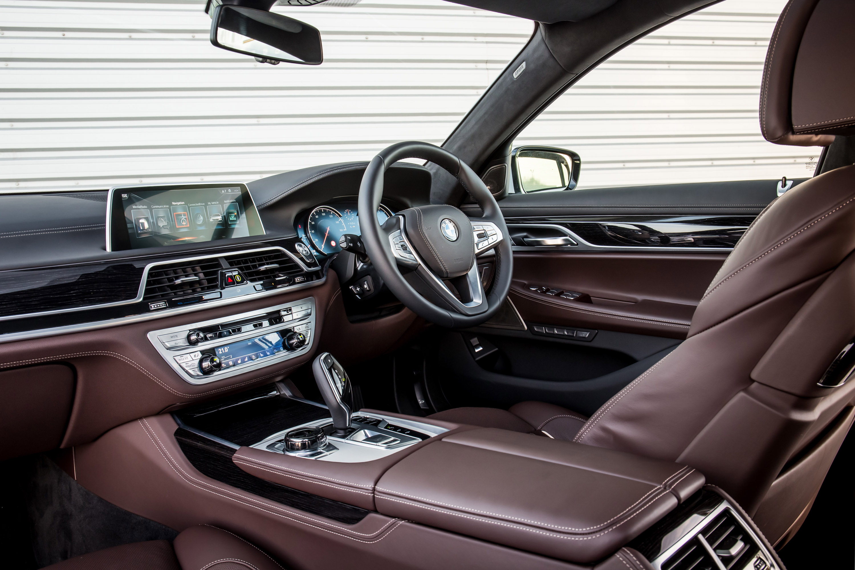 BMW 7-Series UK-Version photo #97