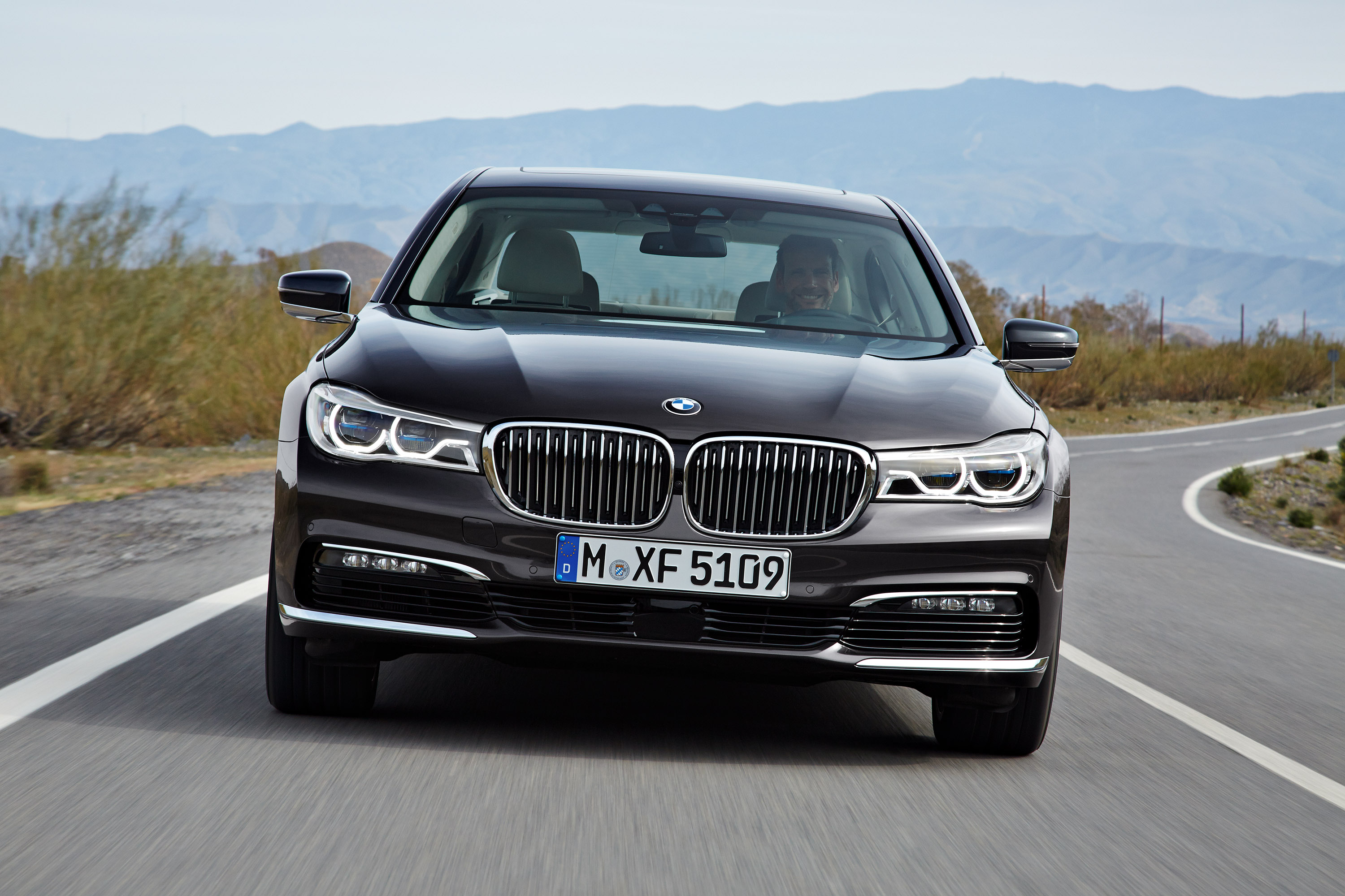 BMW 7-Series photo #1