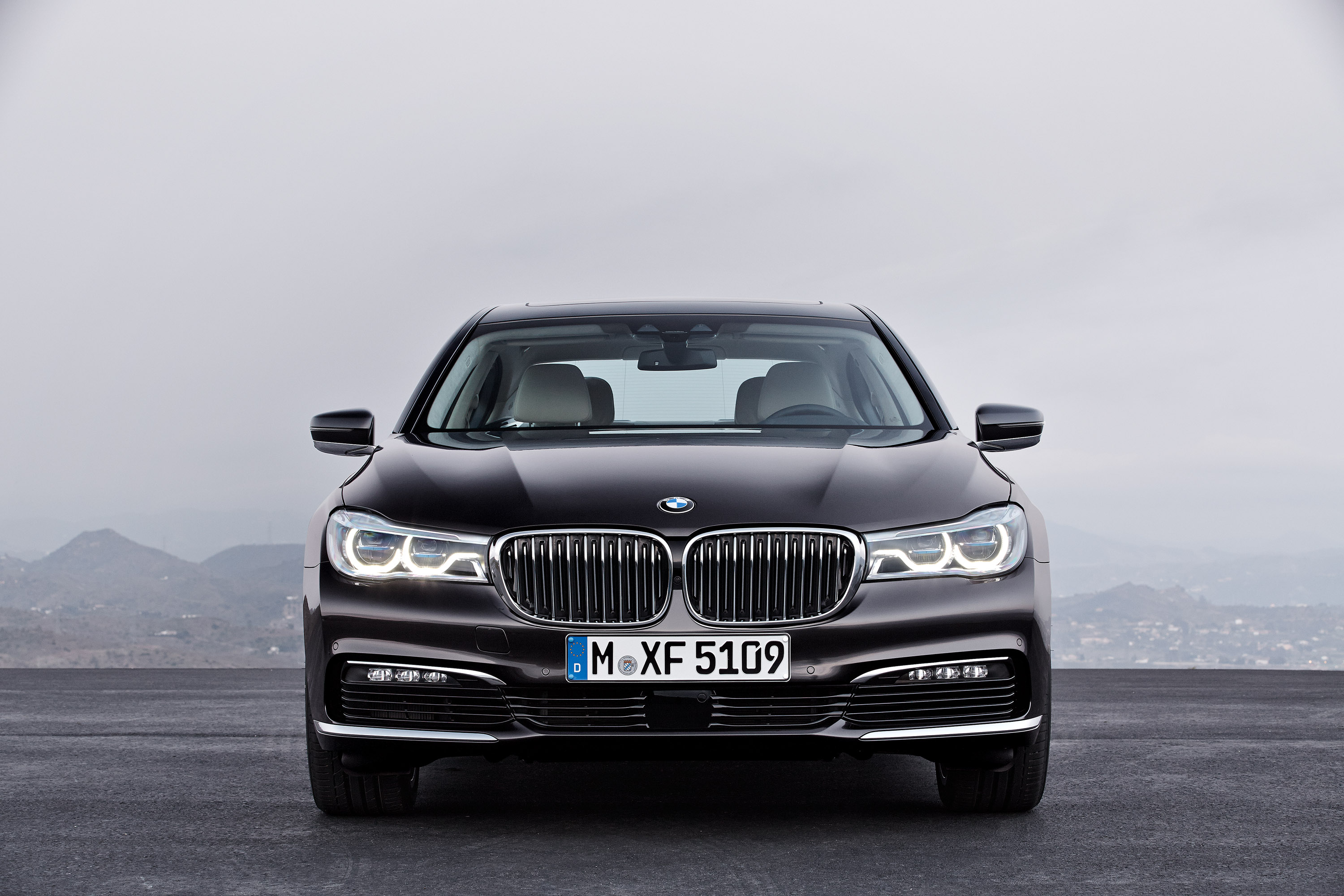 BMW 7-Series photo #3