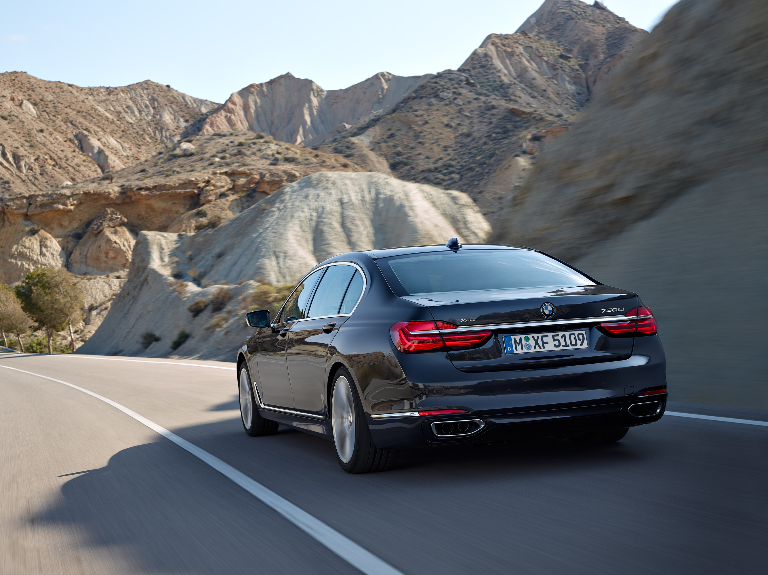 BMW 7-Series photo #19