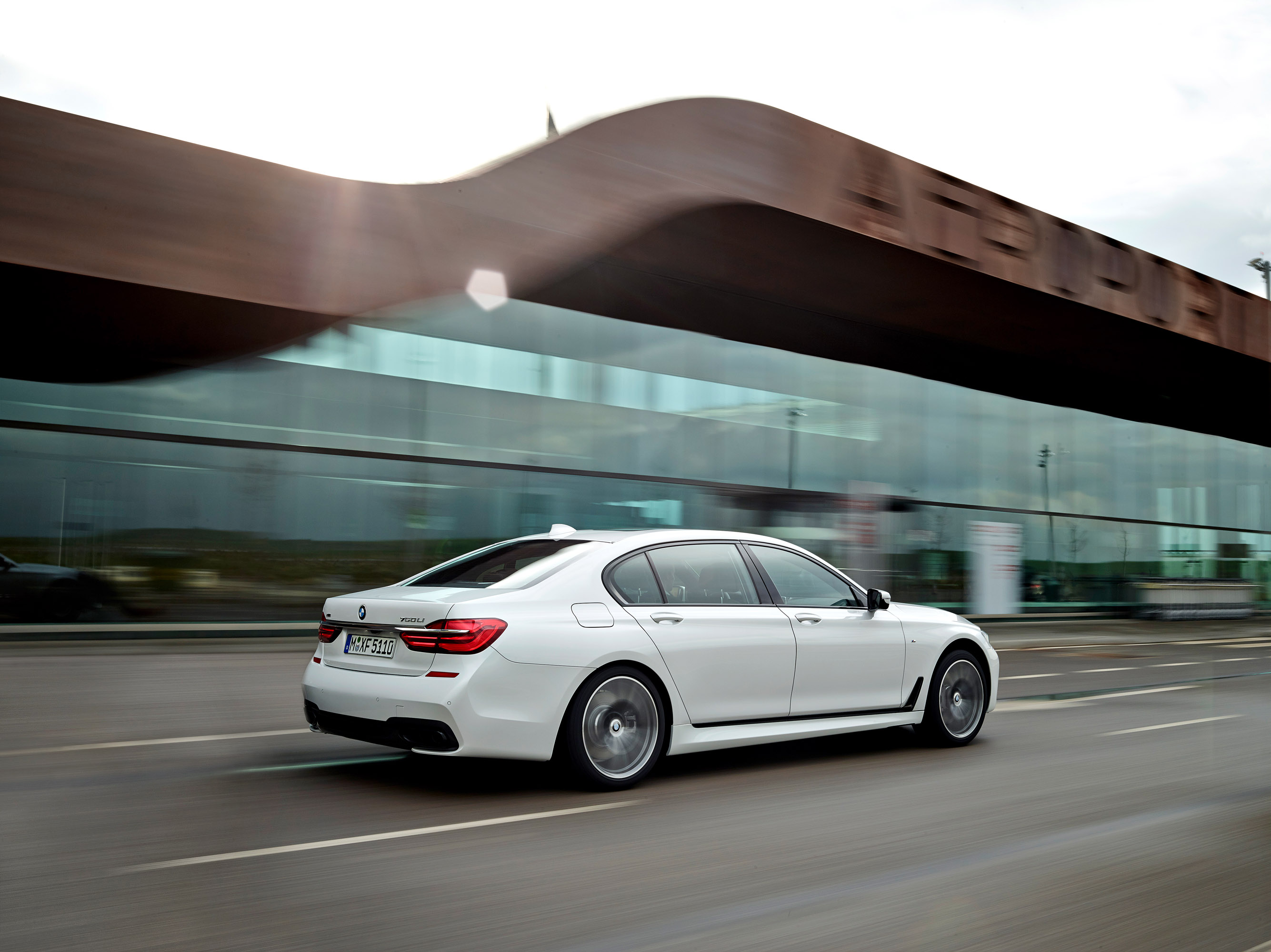 BMW 7-Series photo #27