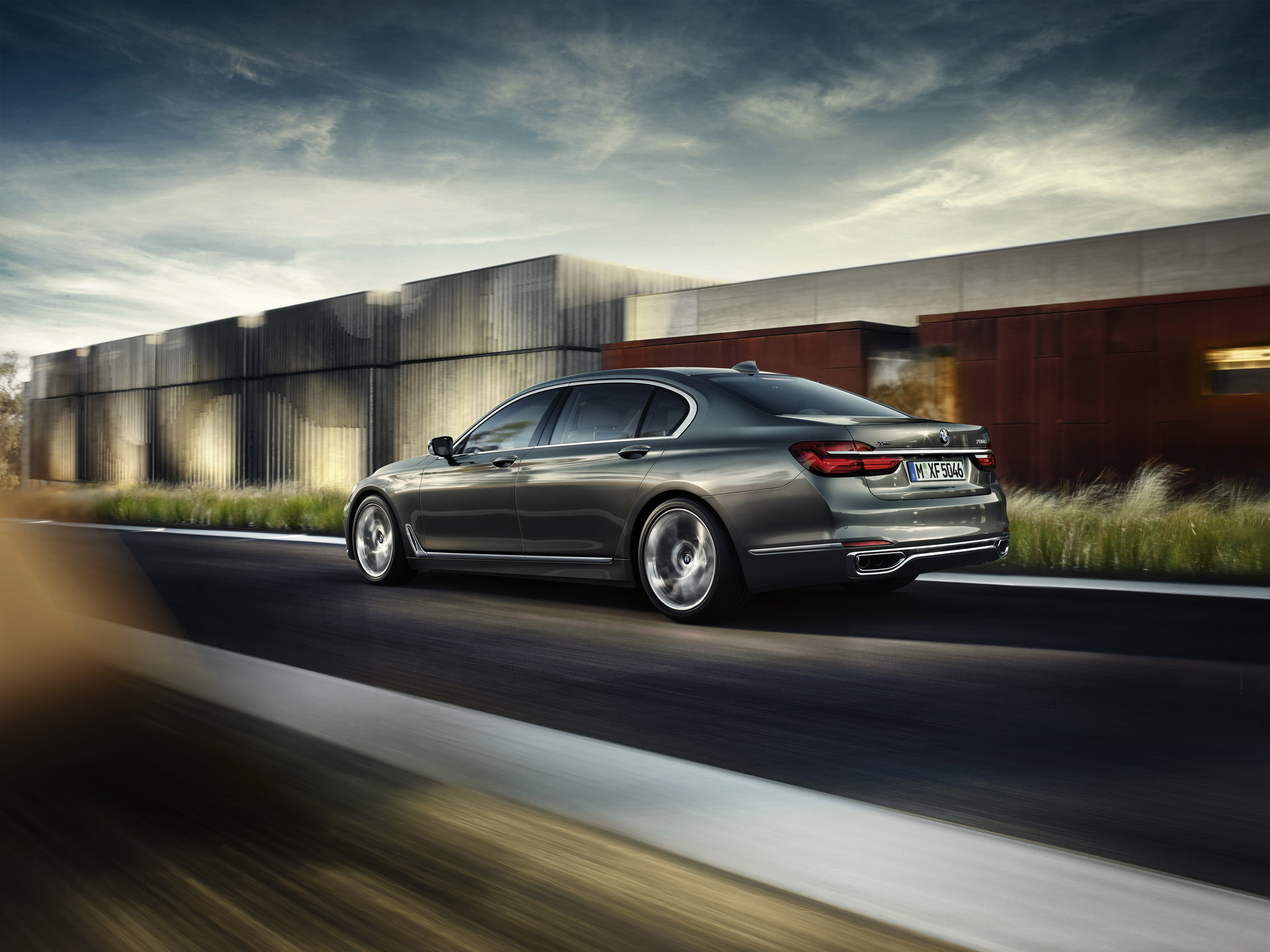BMW 7-Series photo #28