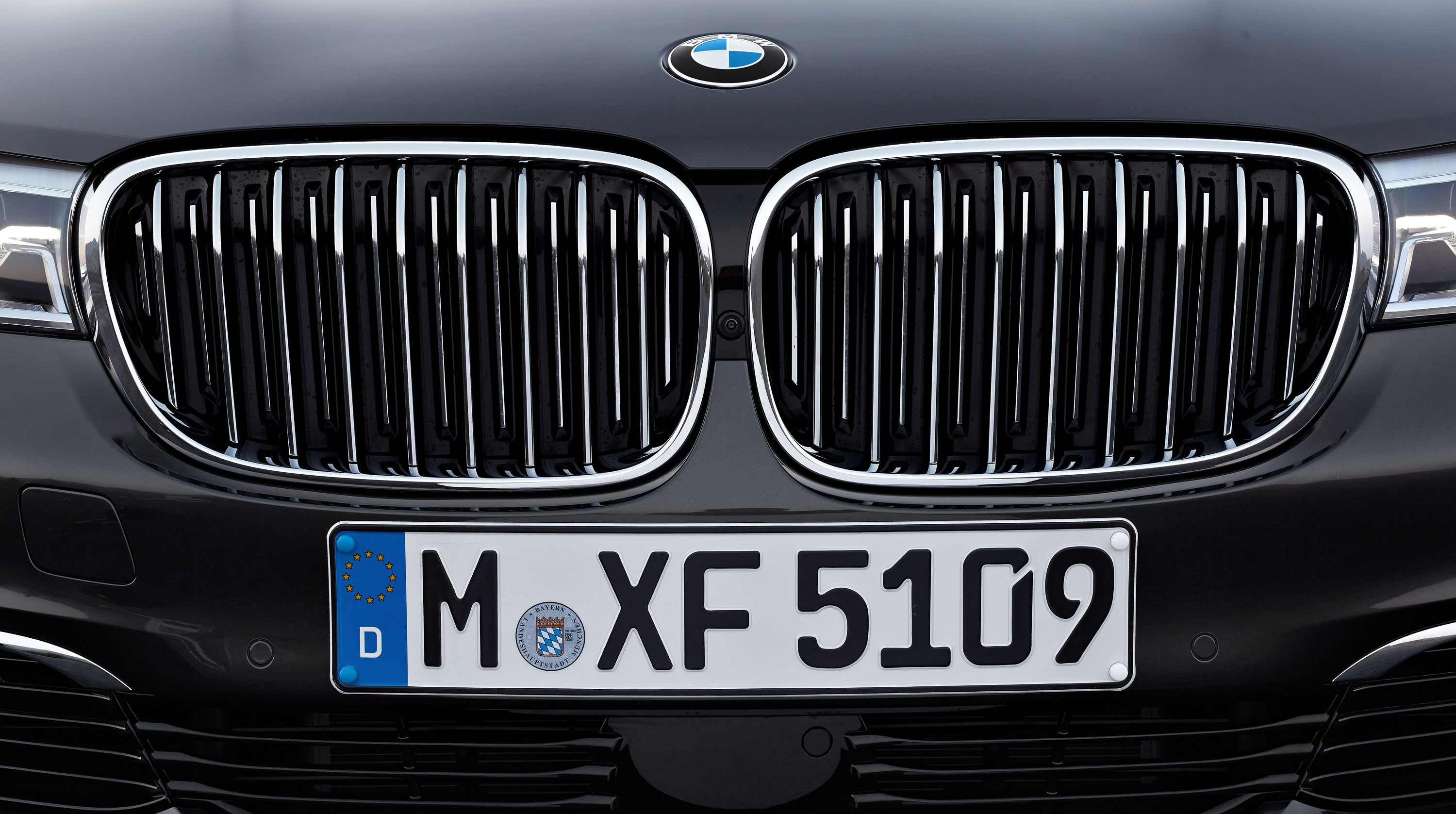 BMW 7-Series photo #36
