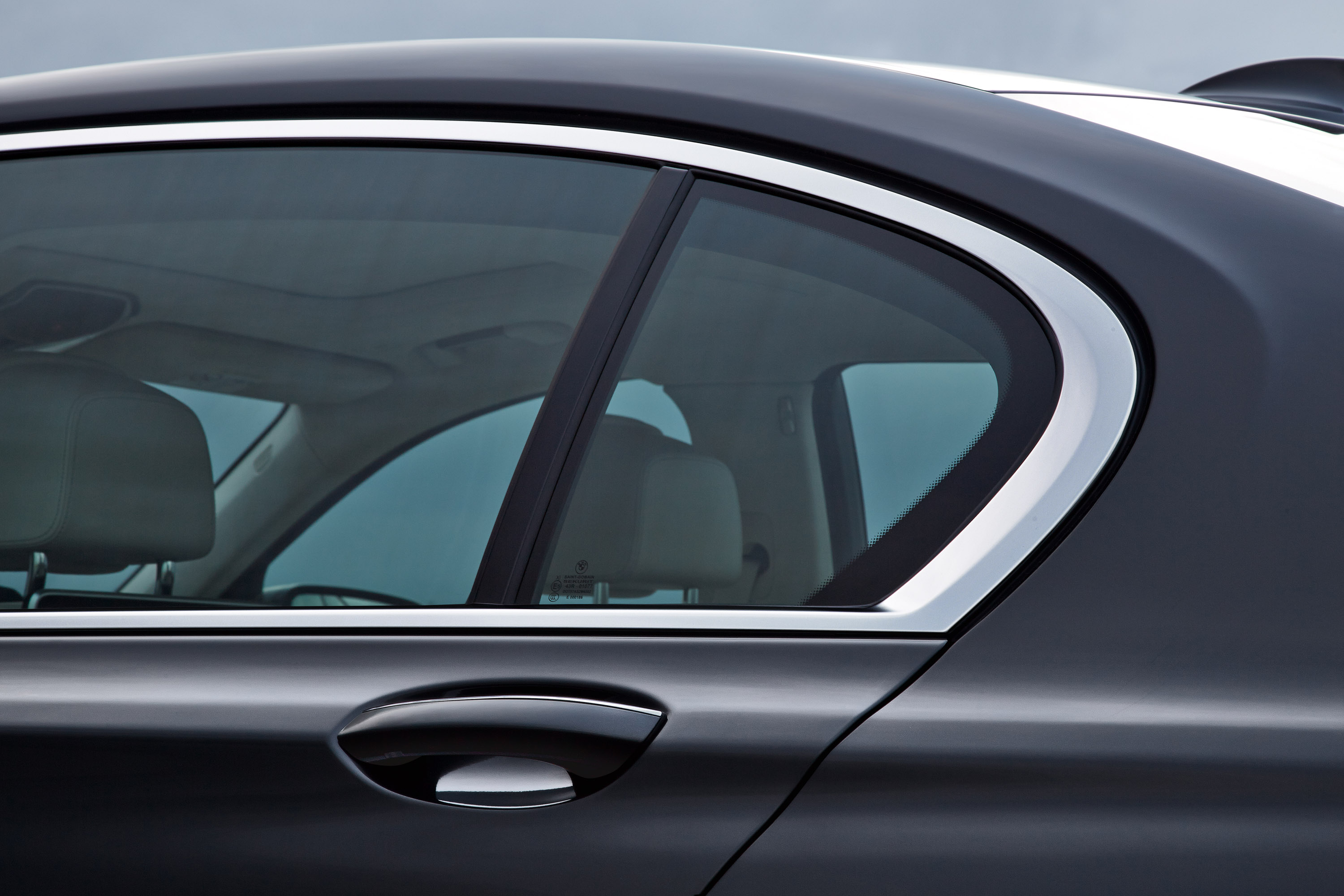BMW 7-Series photo #39