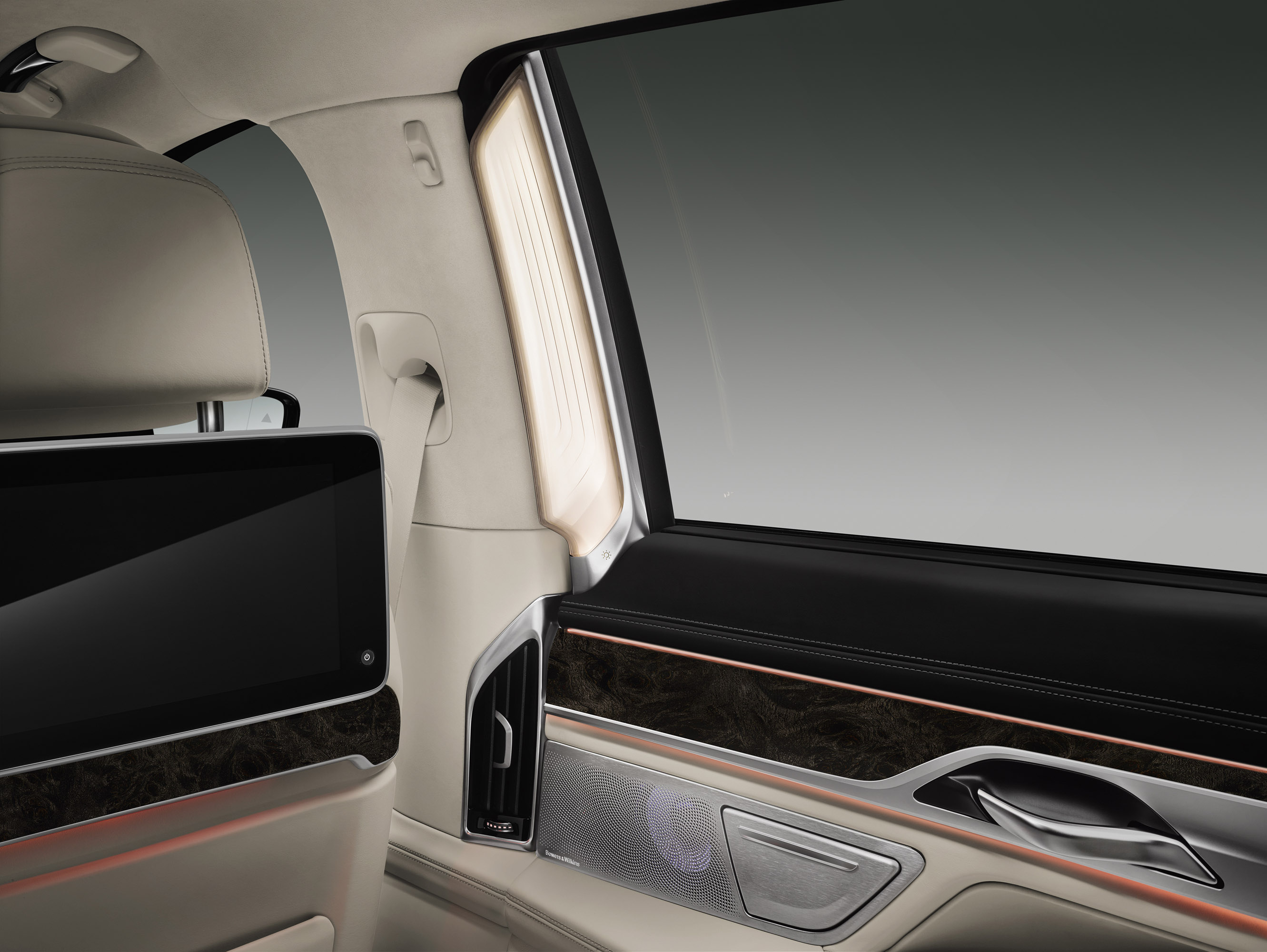 BMW 7-Series photo #47