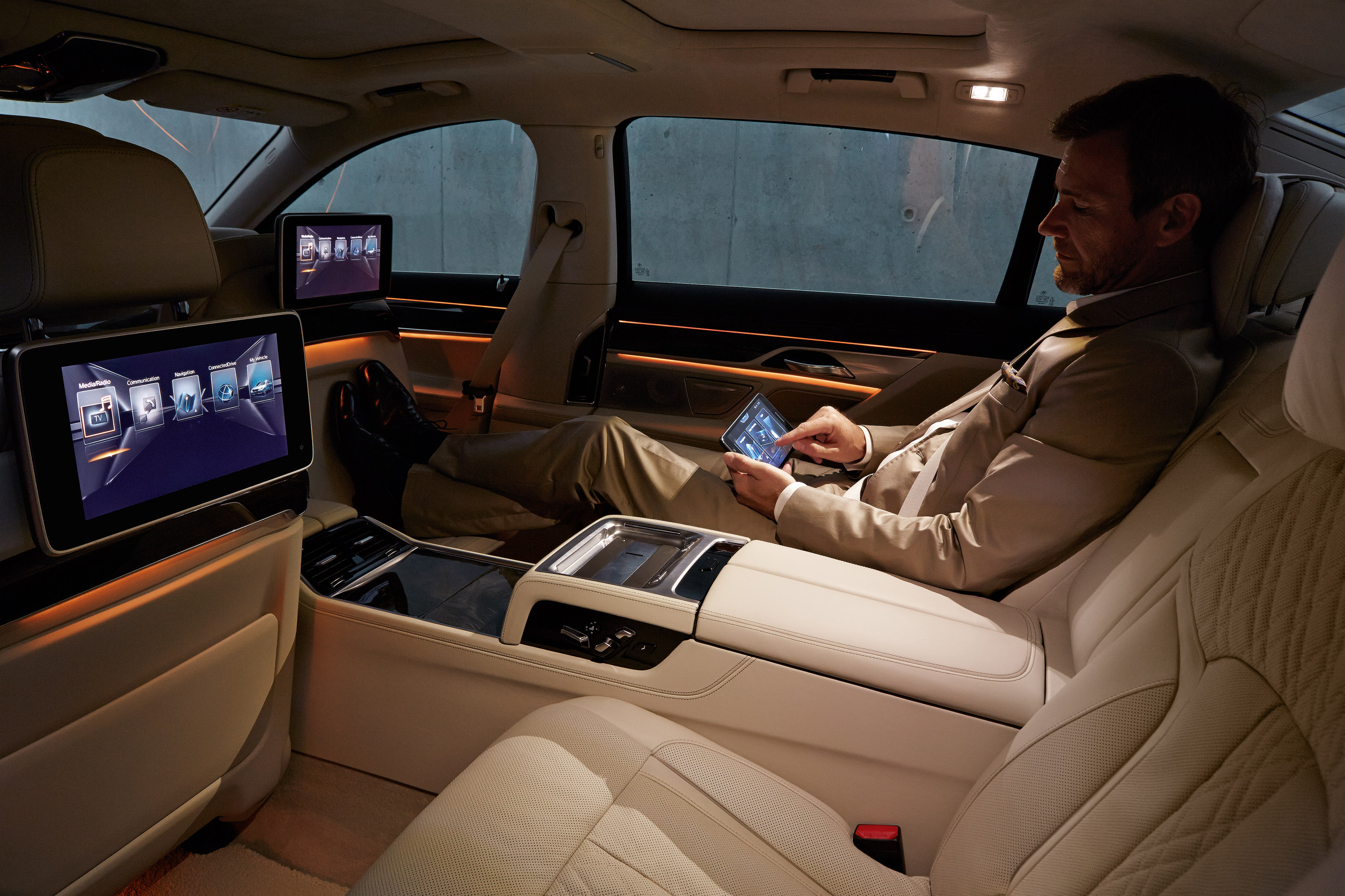 BMW 7-Series photo #53