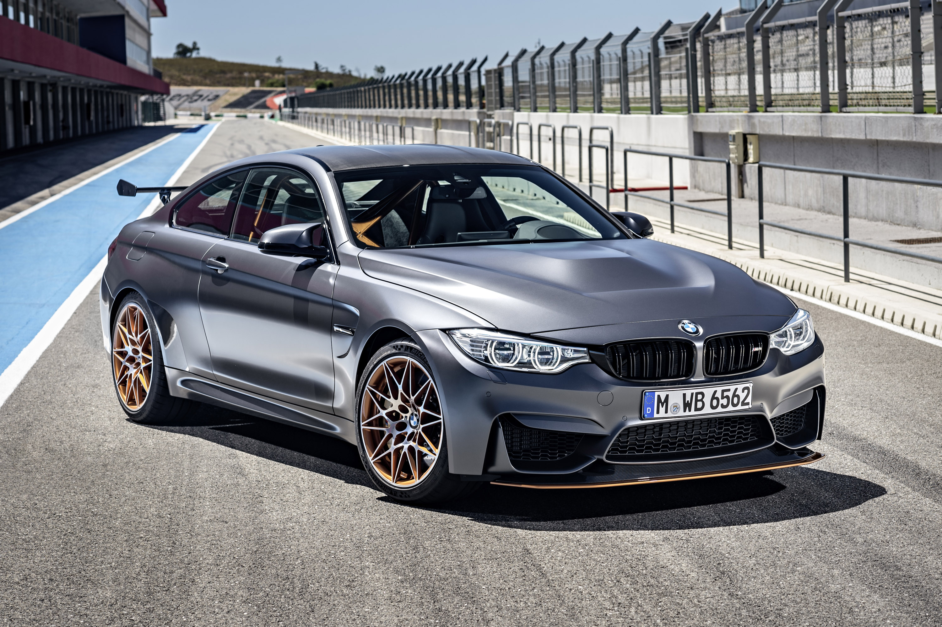 BMW M4 GTS photo #2