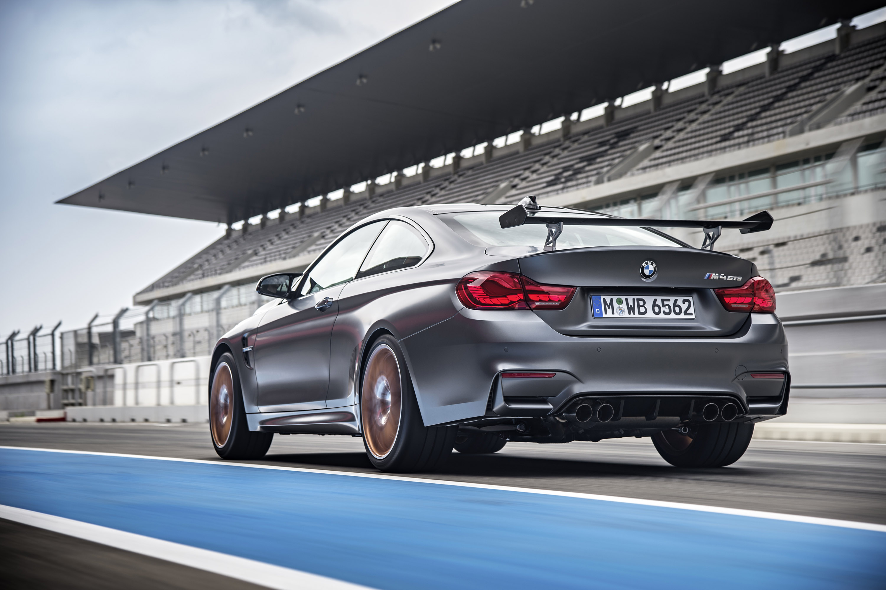 BMW M4 GTS photo #31
