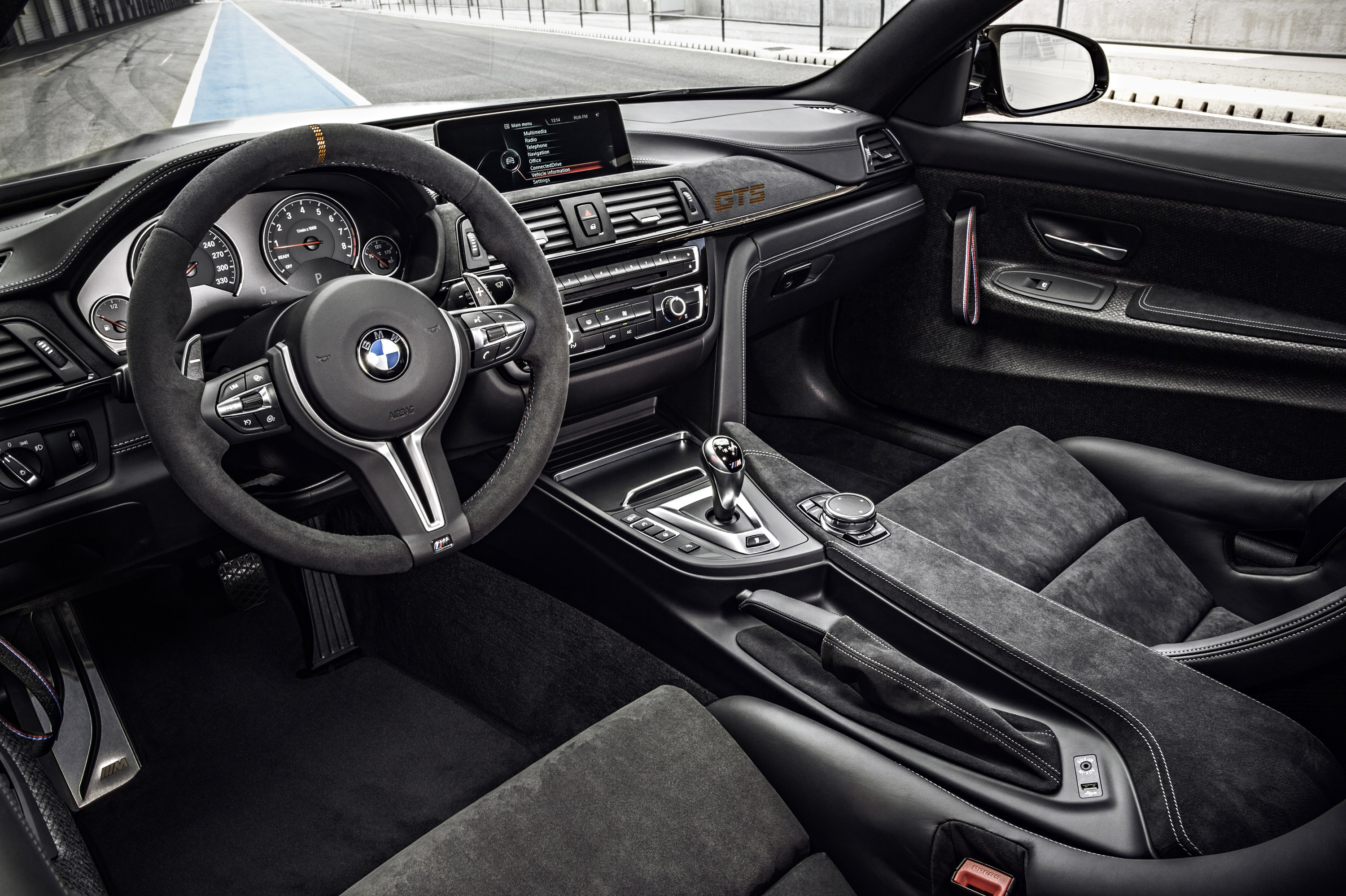 BMW M4 GTS photo #64