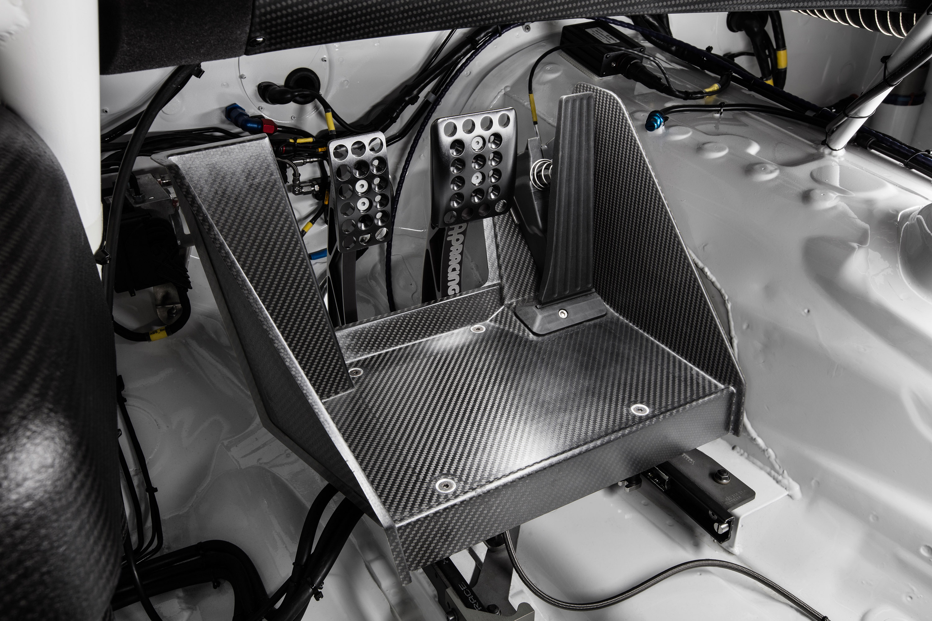 BMW M6 GT3 photo #28