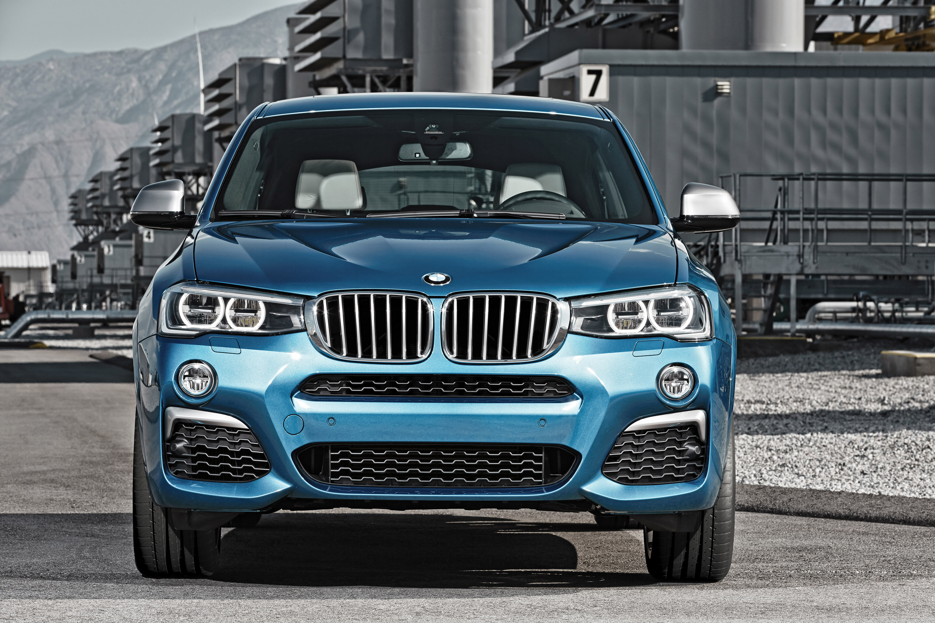 BMW X4 M40i photo #3