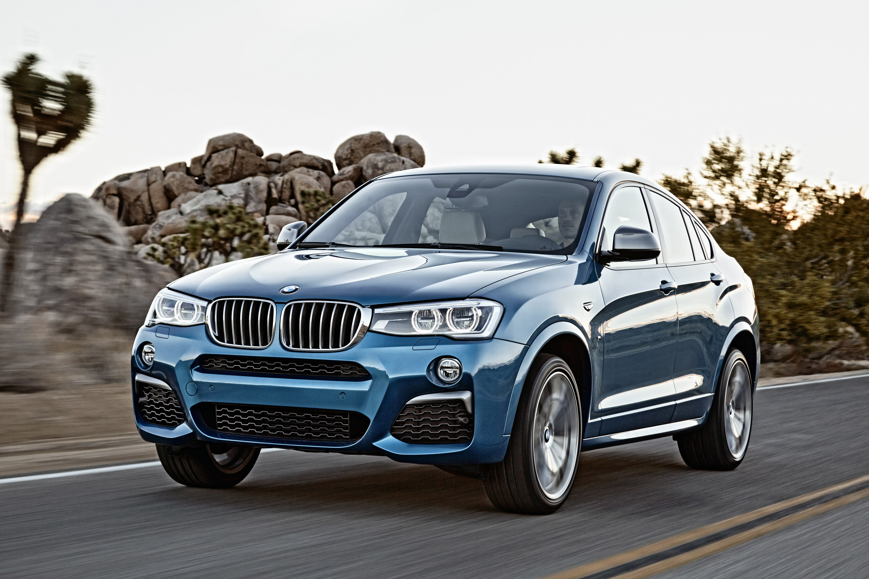 BMW X4 M40i photo #12