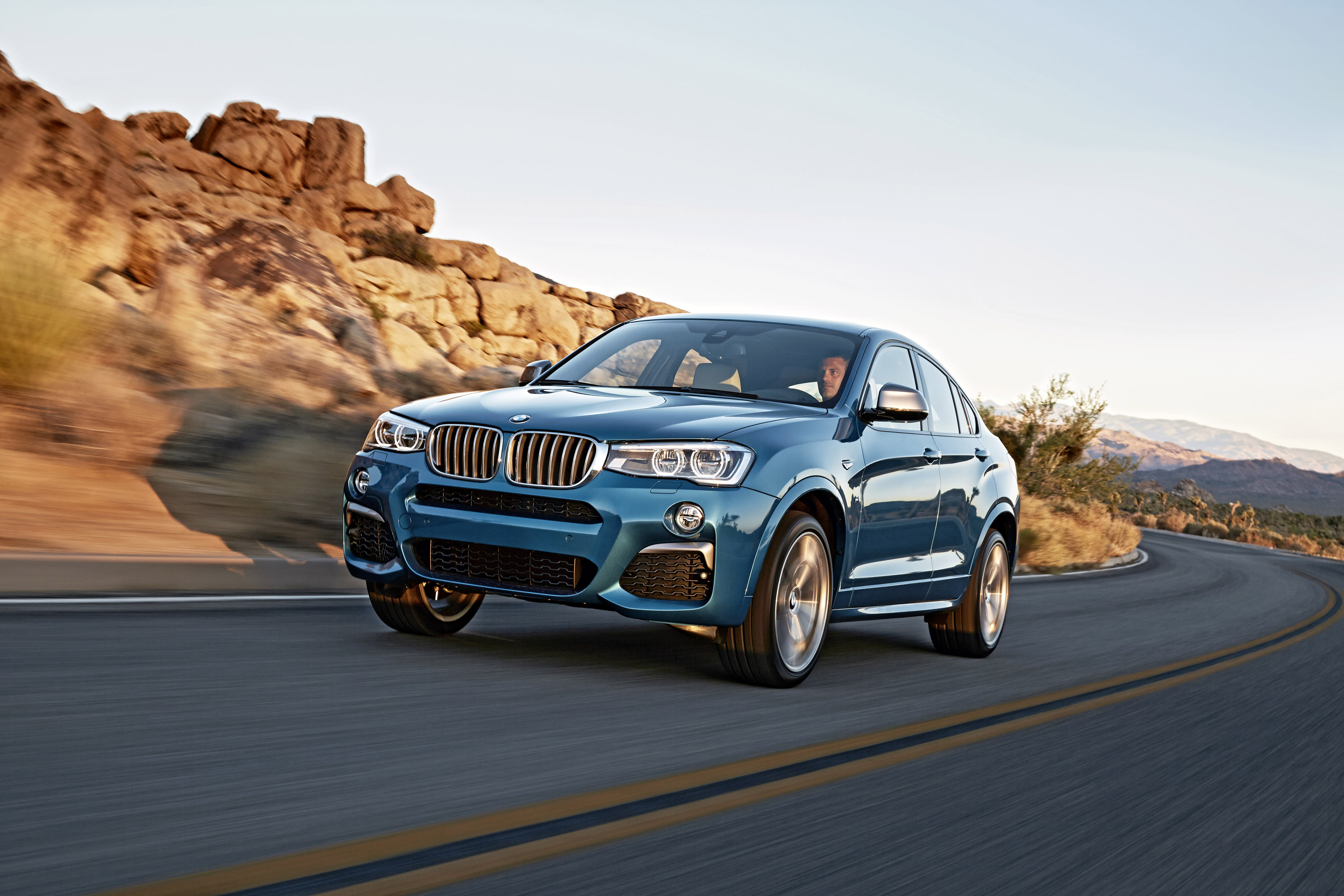 BMW X4 M40i photo #16