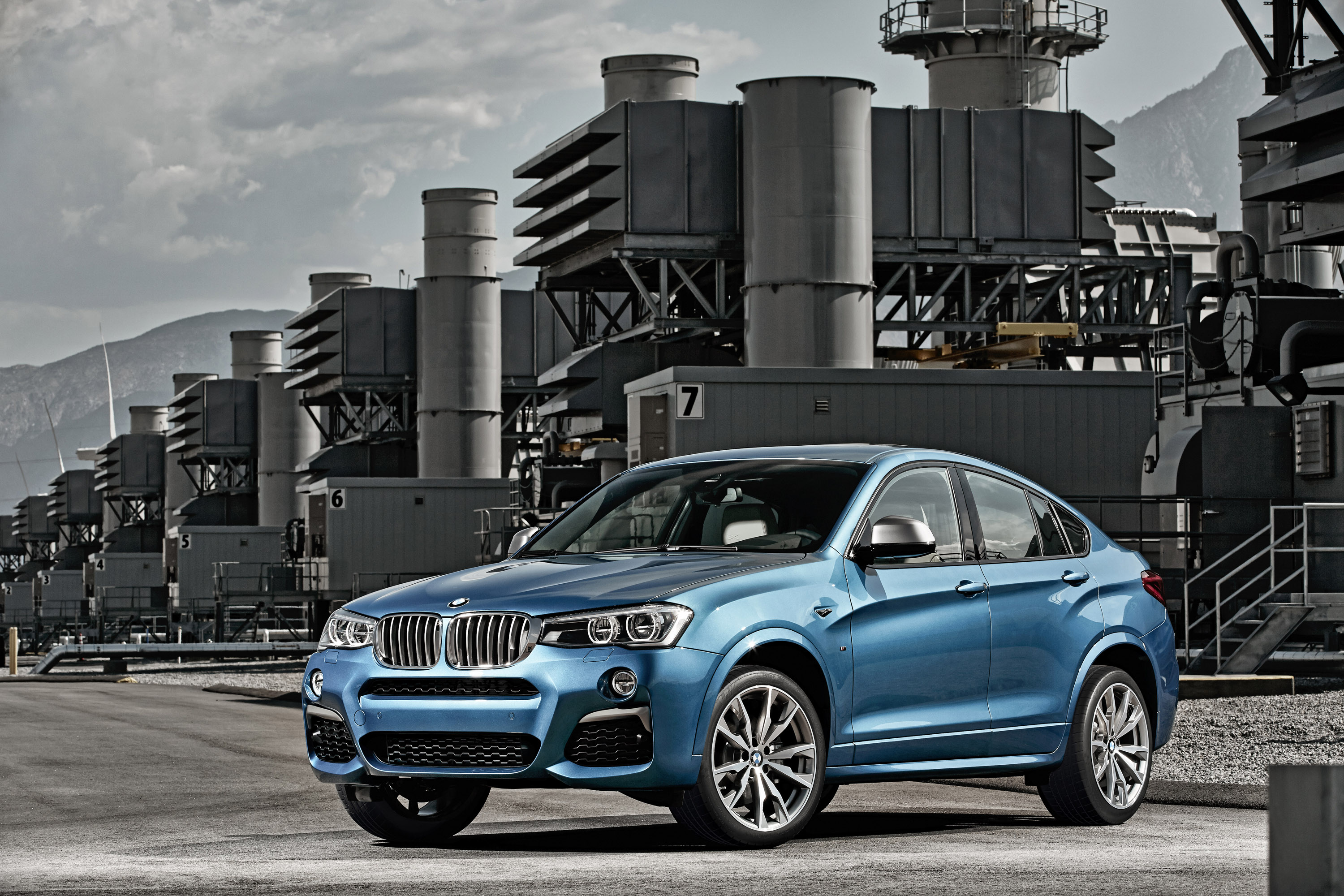 BMW X4 M40i photo #21