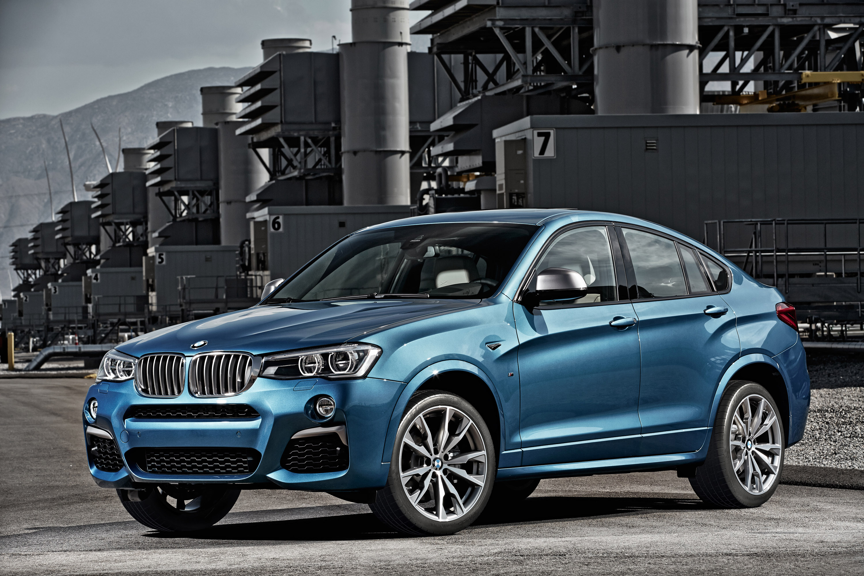 BMW X4 M40i photo #22