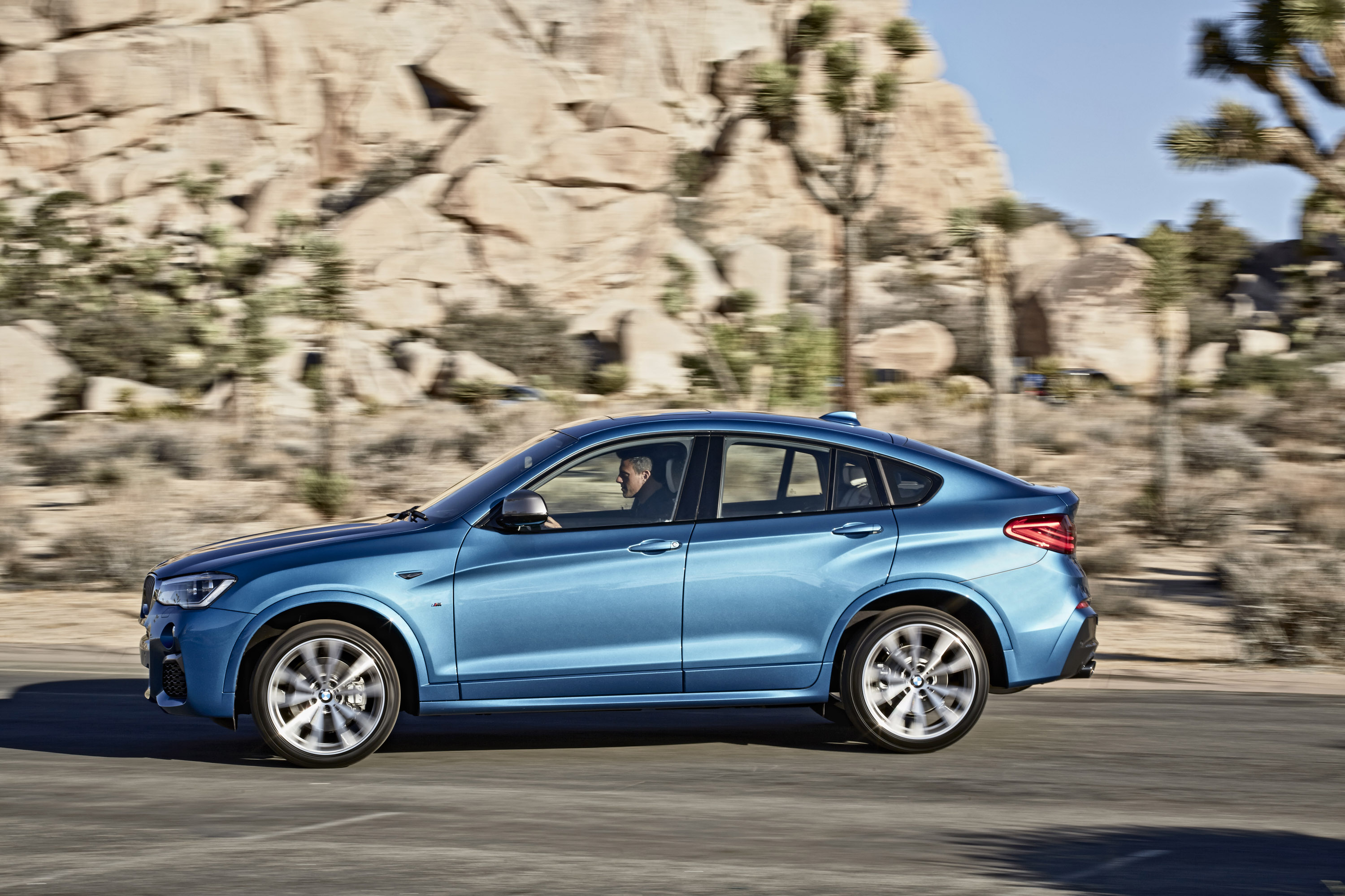 BMW X4 M40i photo #33