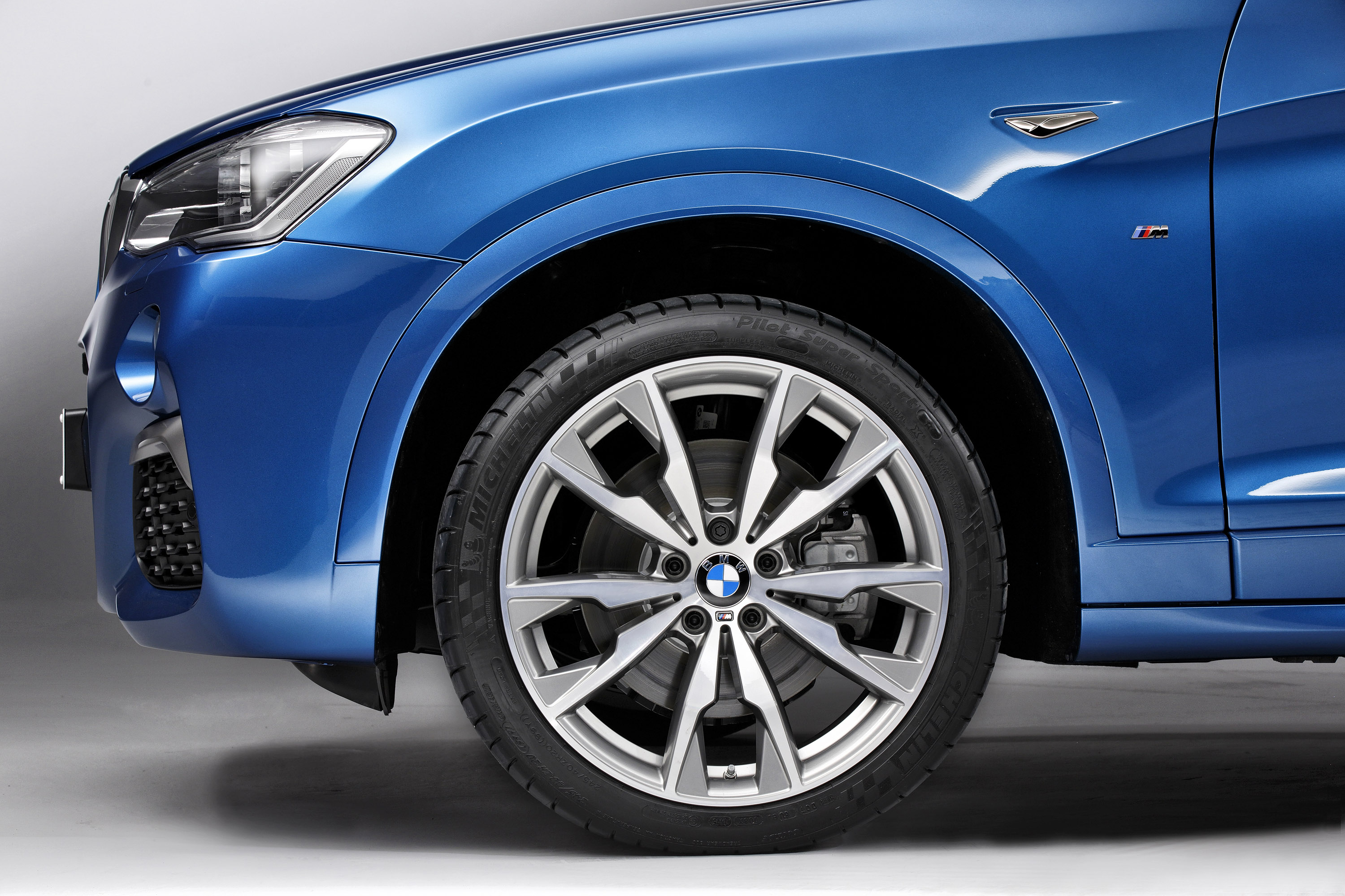 BMW X4 M40i photo #69