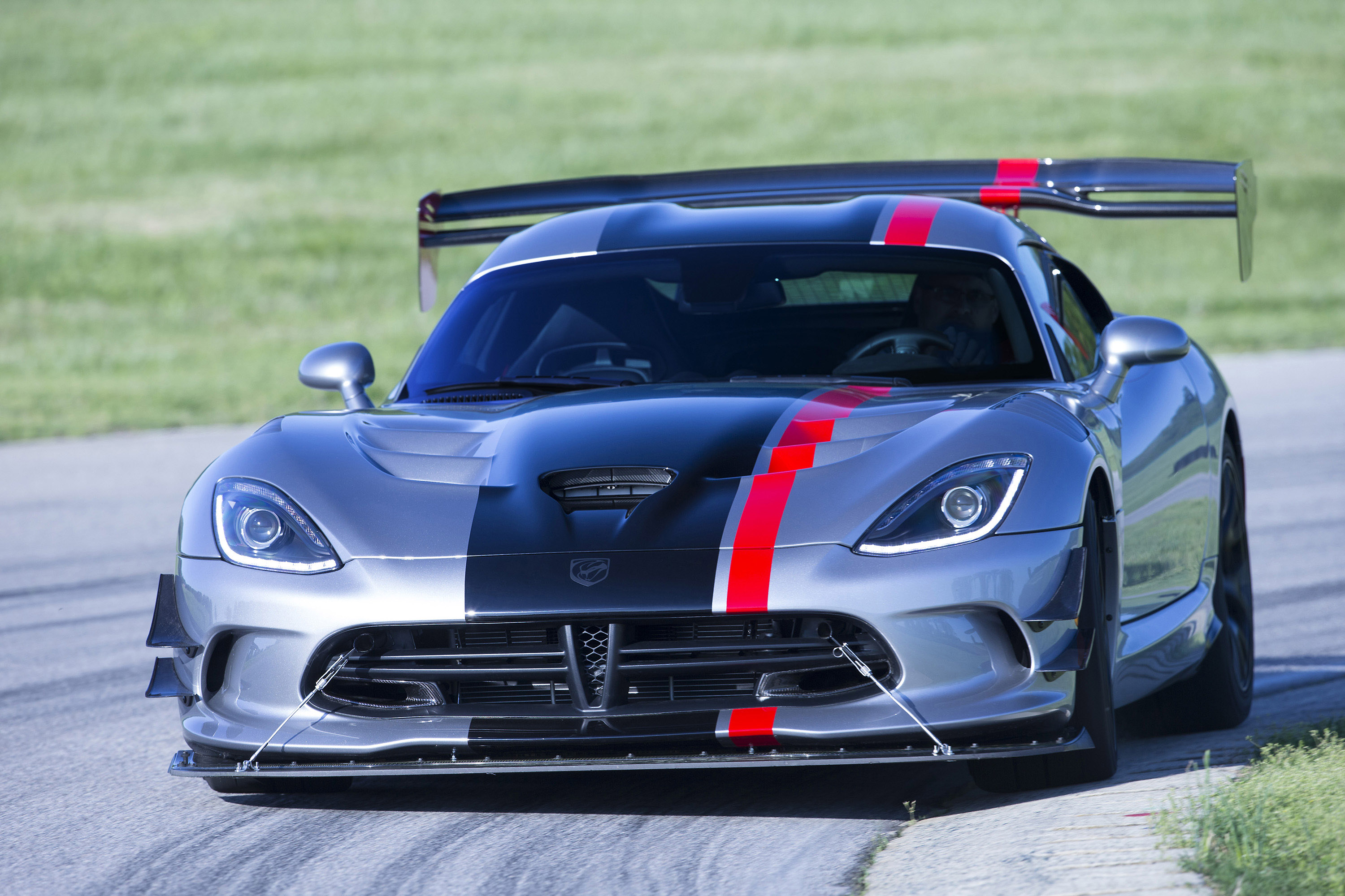 Dodge Viper ACR photo #18