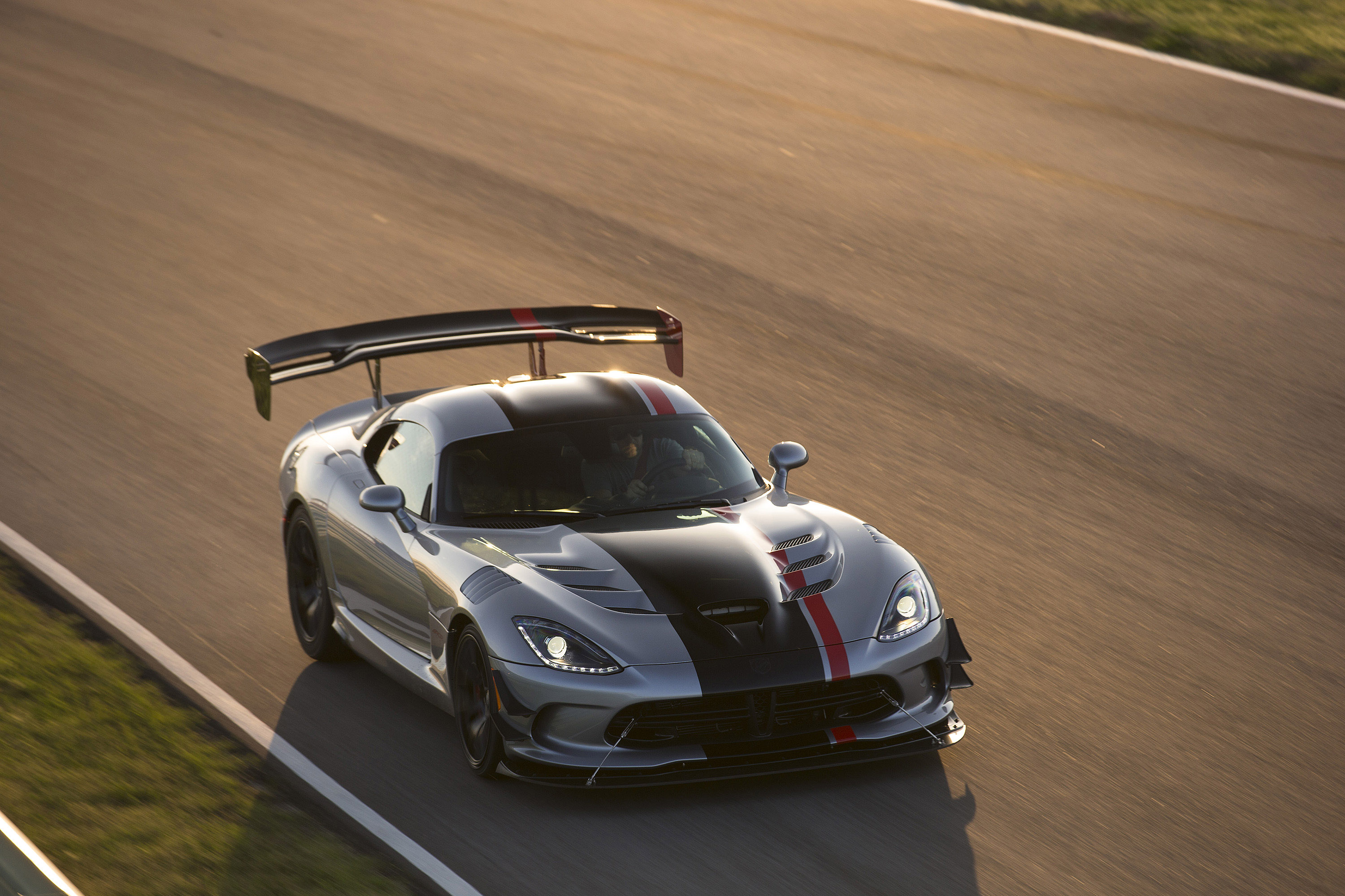 Dodge Viper ACR photo #20