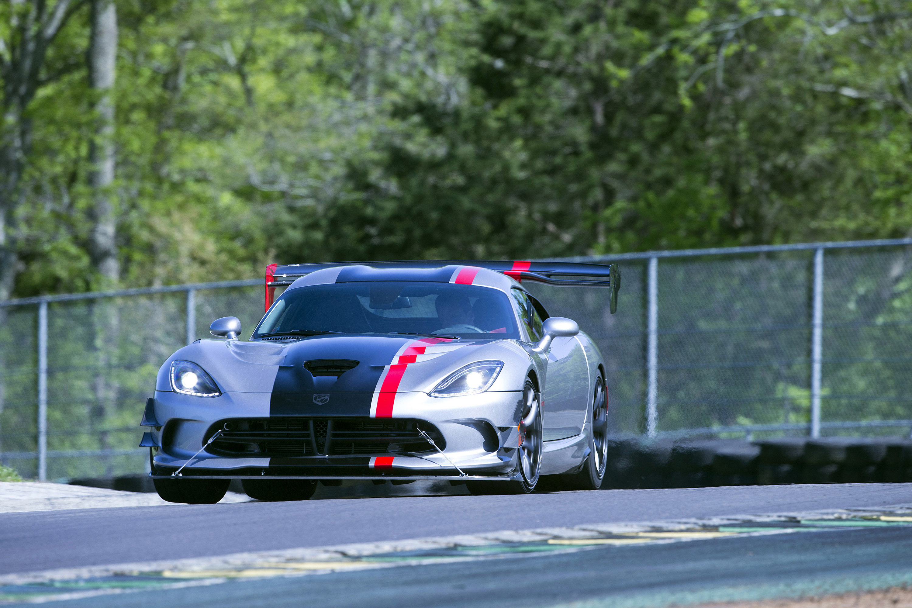 Dodge Viper ACR photo #21