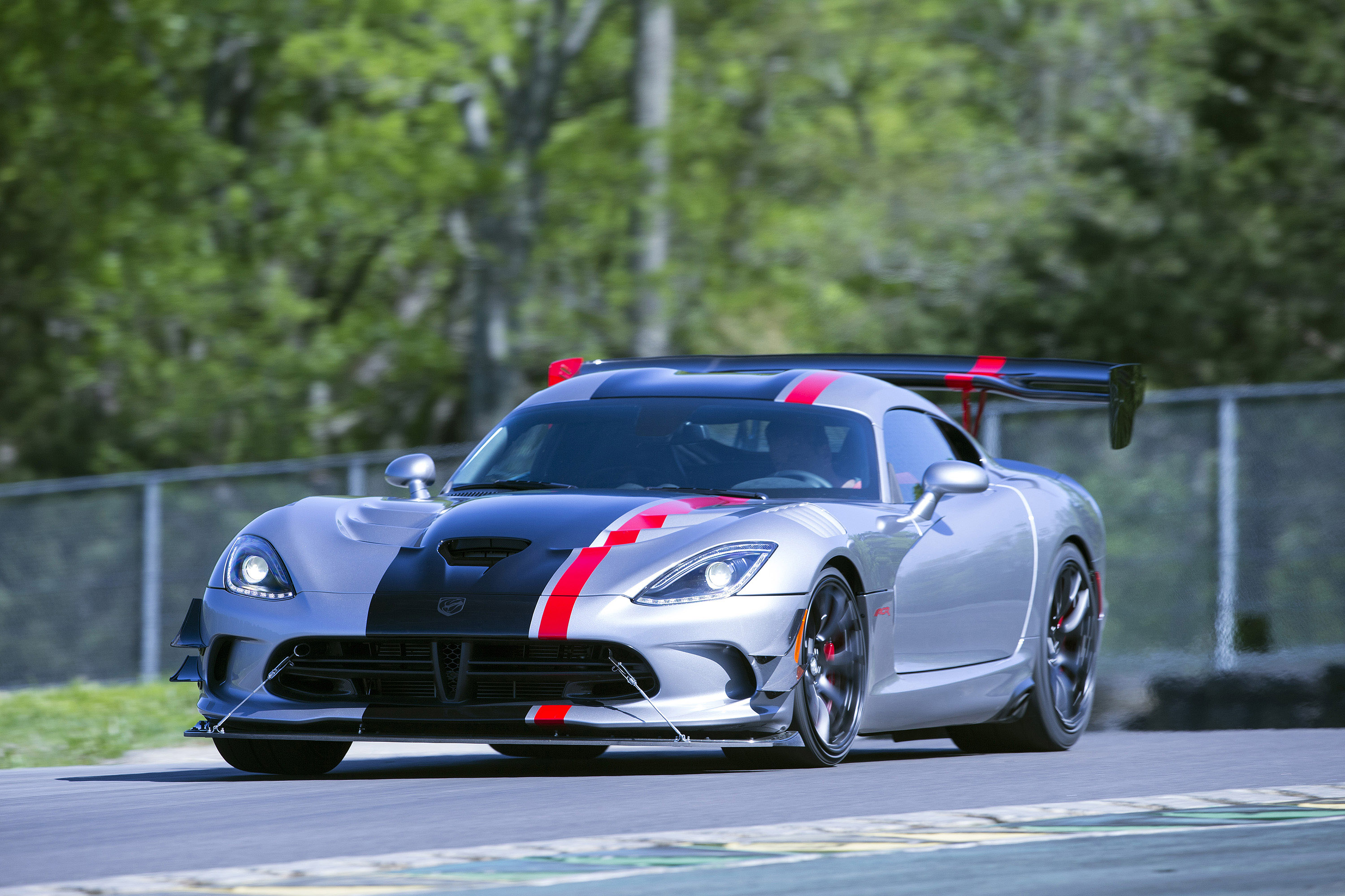 Dodge Viper ACR photo #22