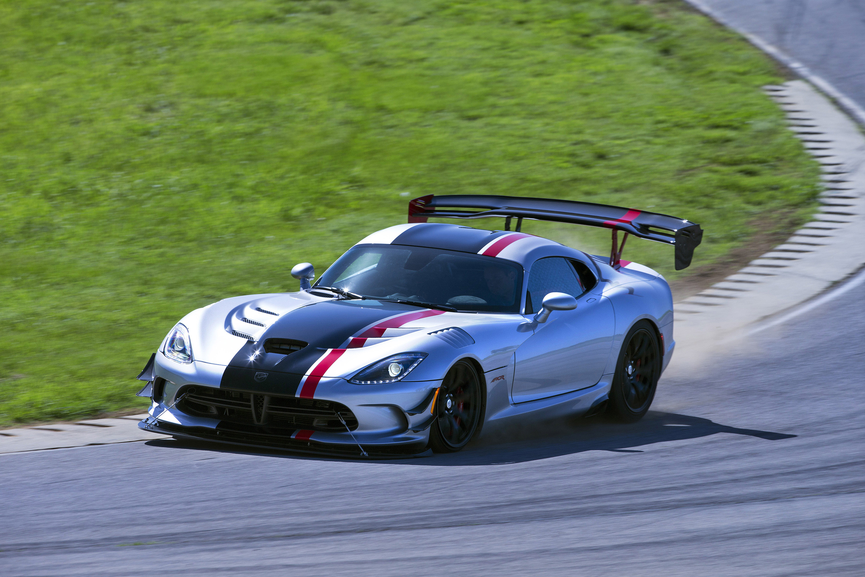 Dodge Viper ACR photo #23