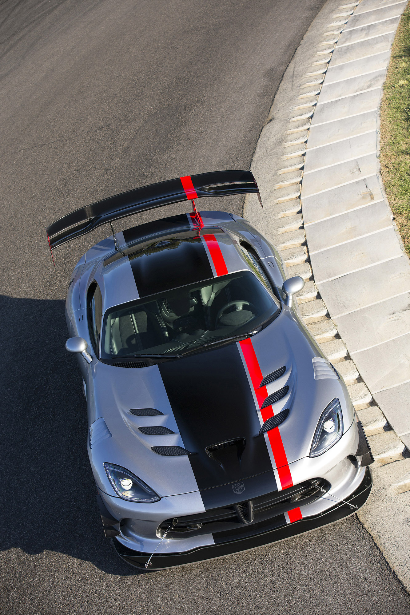 Dodge Viper ACR photo #24