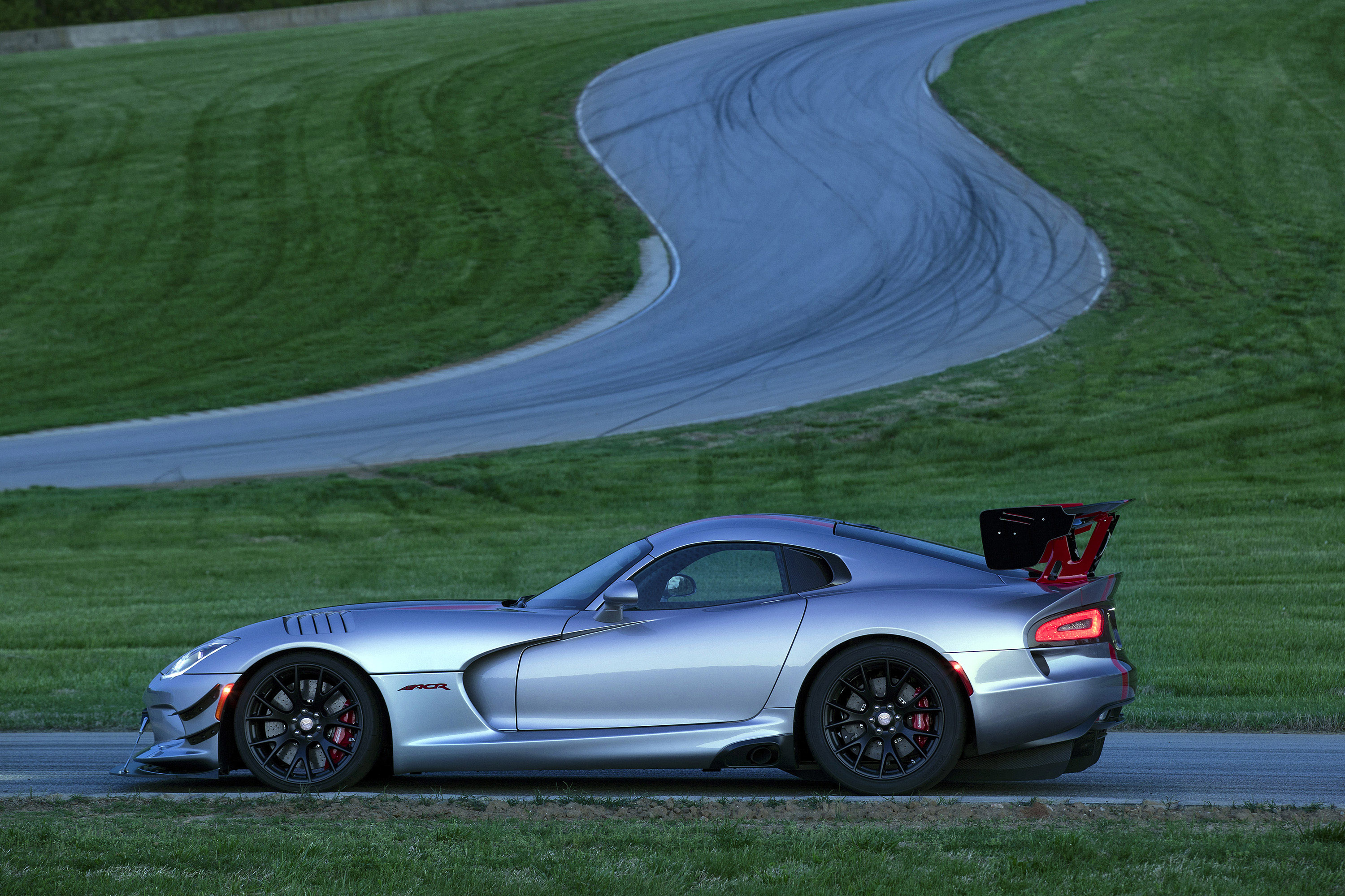 Dodge Viper ACR photo #33