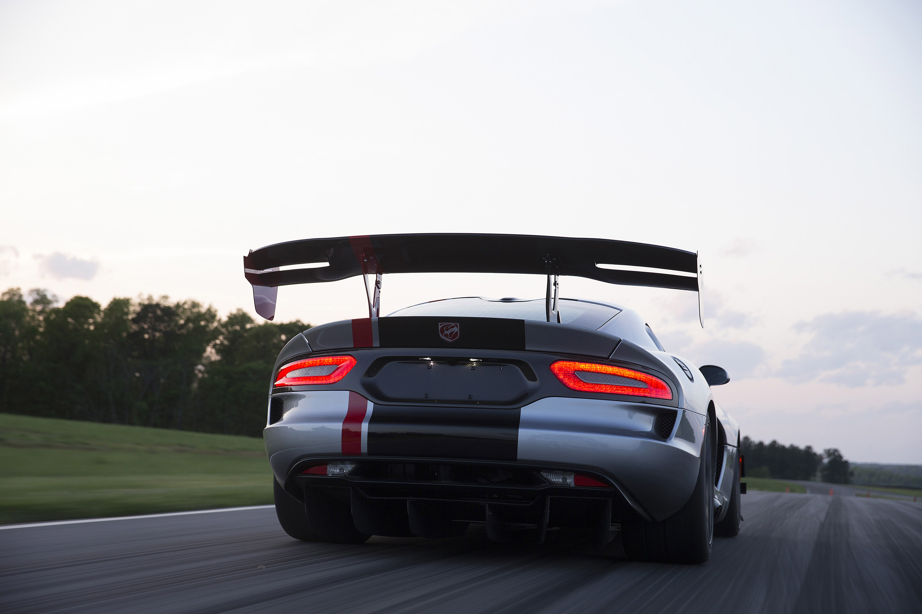 Dodge Viper ACR photo #37