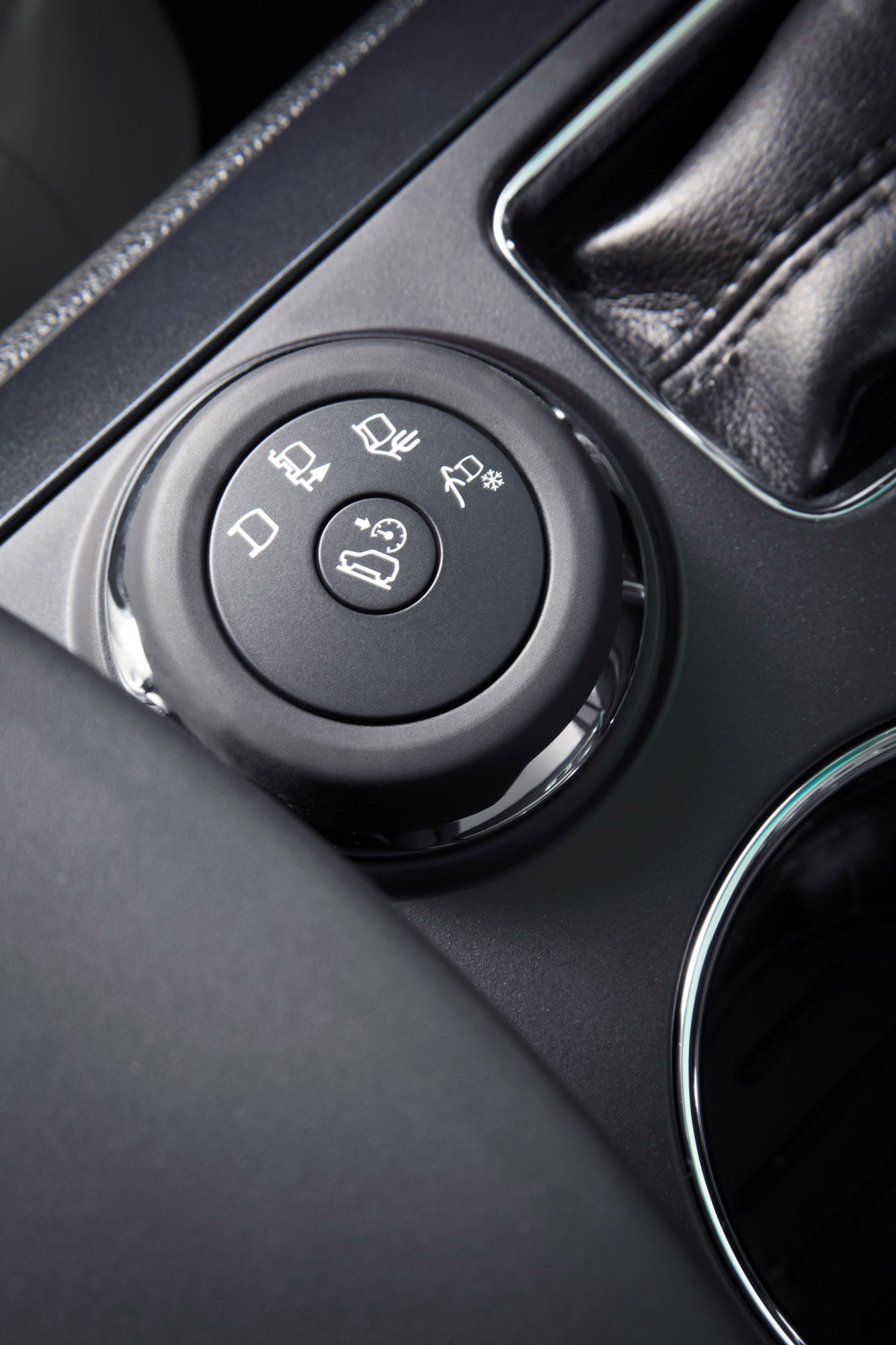 Ford Explorer photo #20