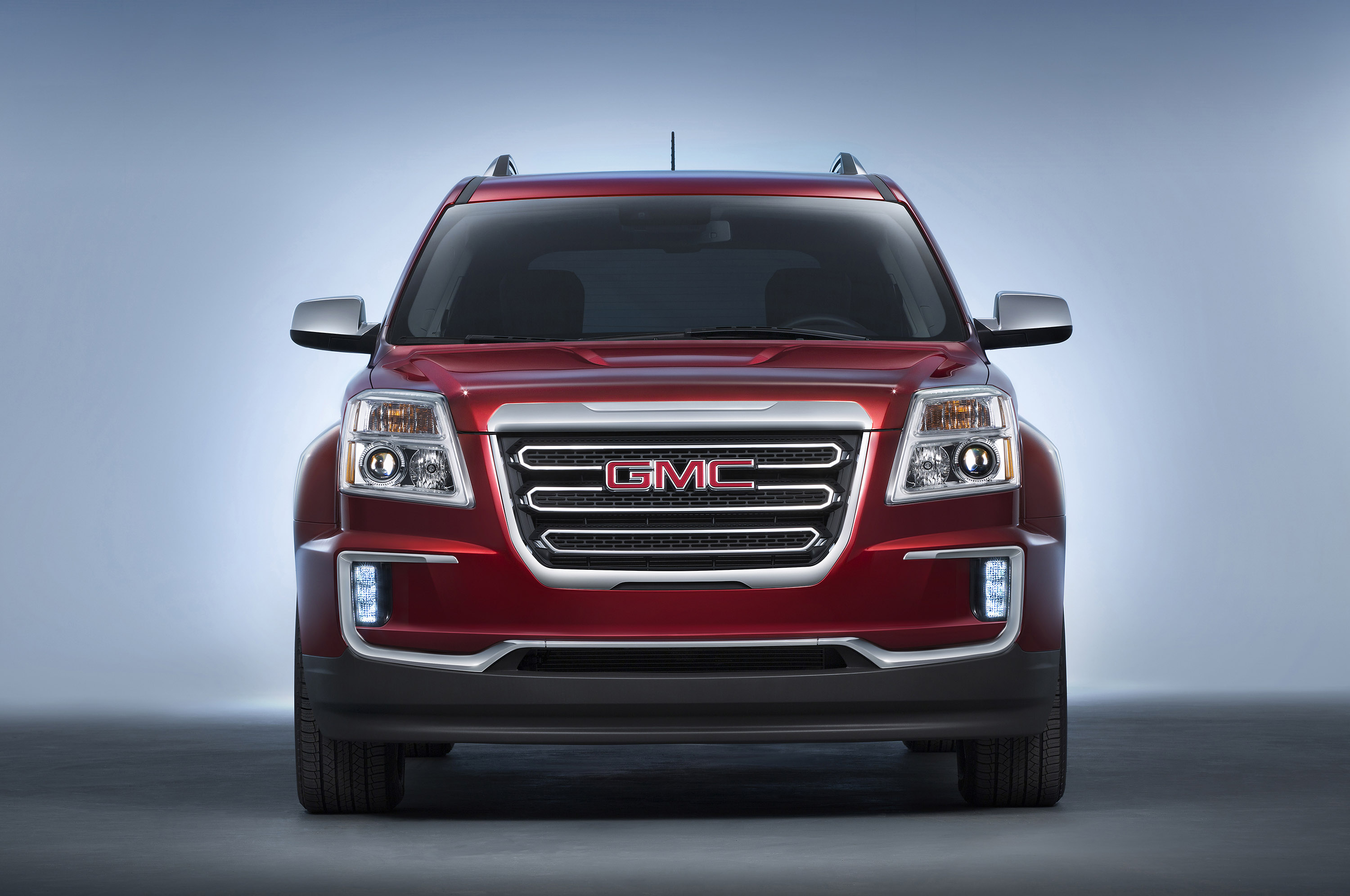 GMC Terrain photo #2