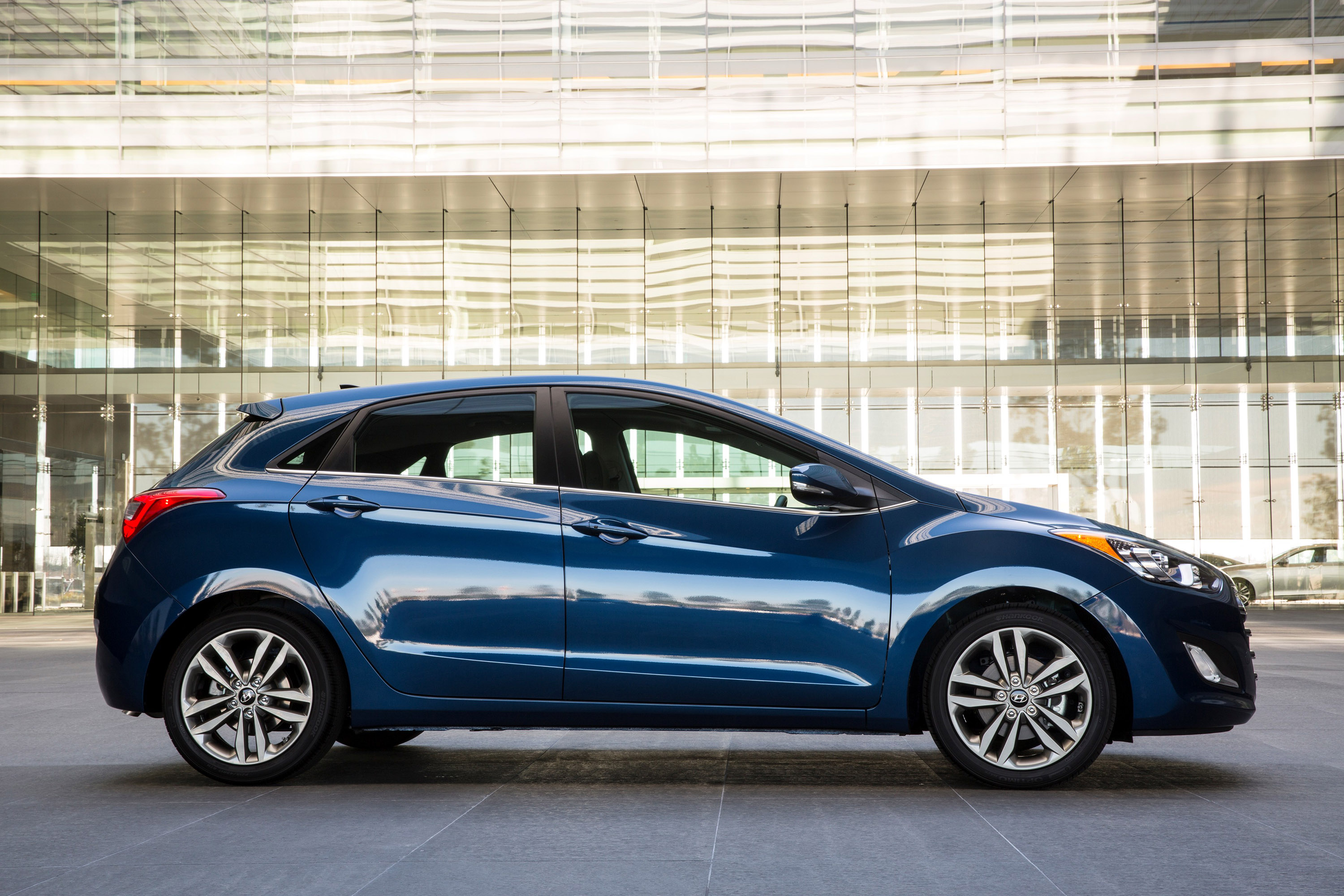Hyundai Elantra GT photo #16