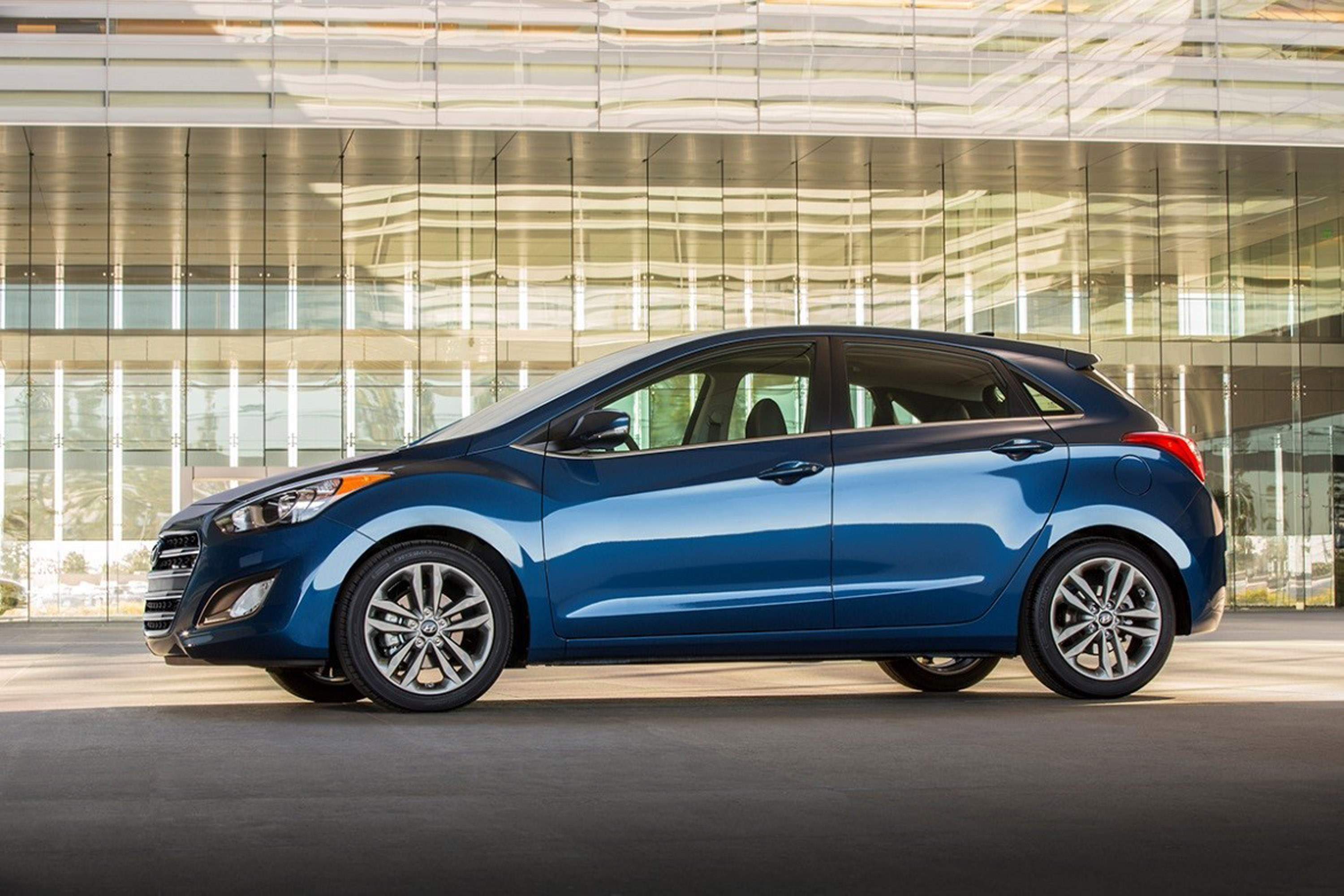 Hyundai Elantra GT photo #17