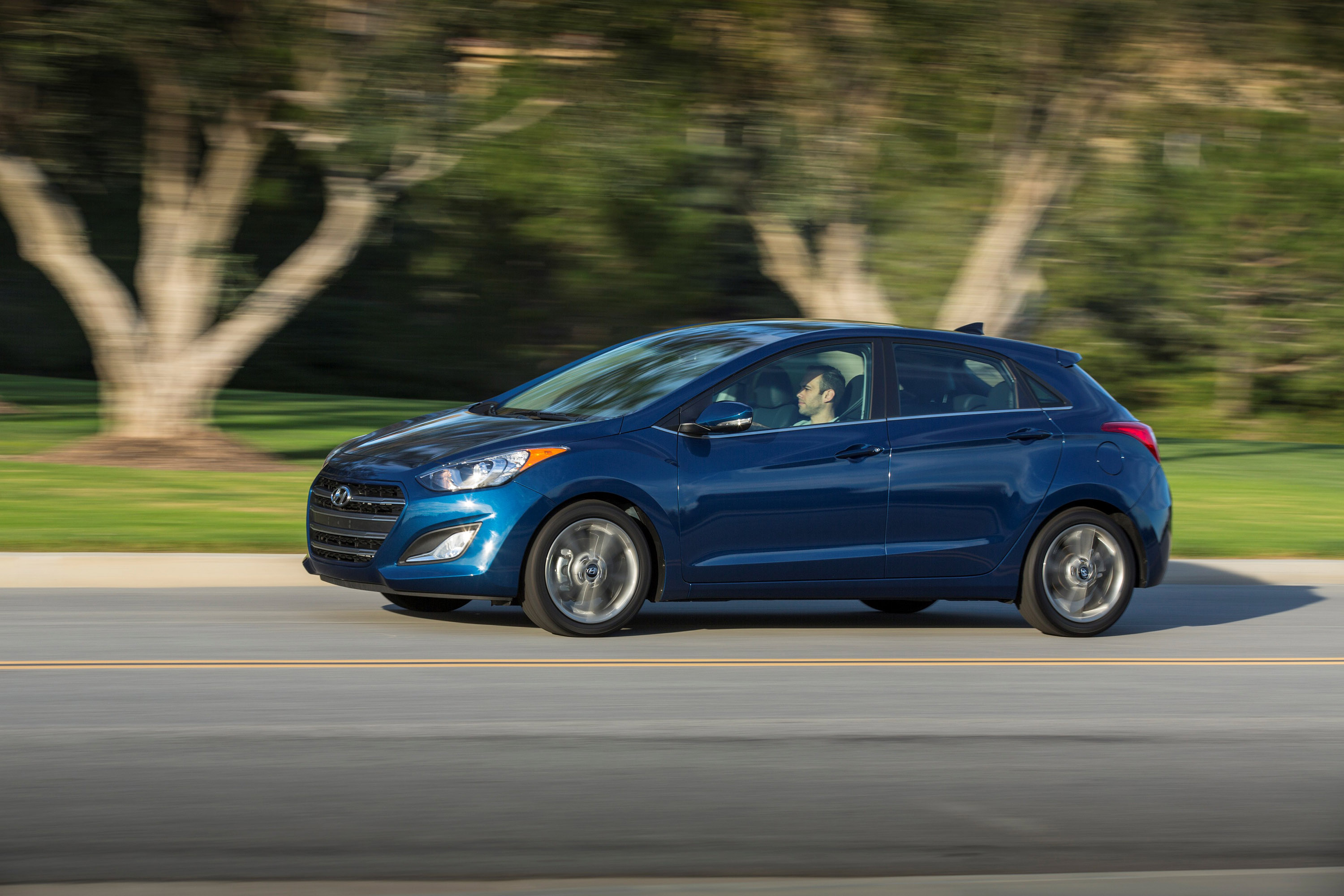 Hyundai Elantra GT photo #22
