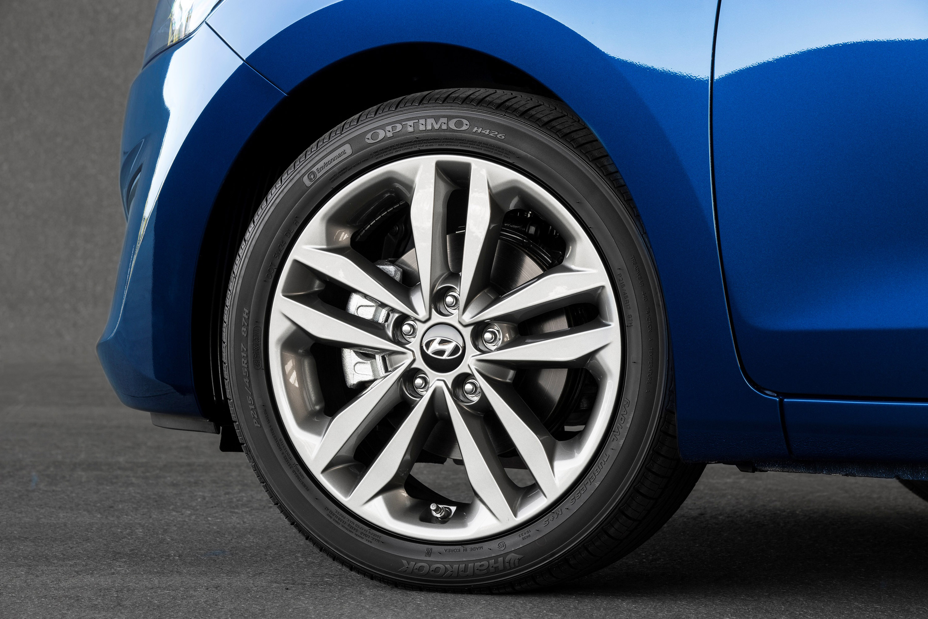 Hyundai Elantra GT photo #30