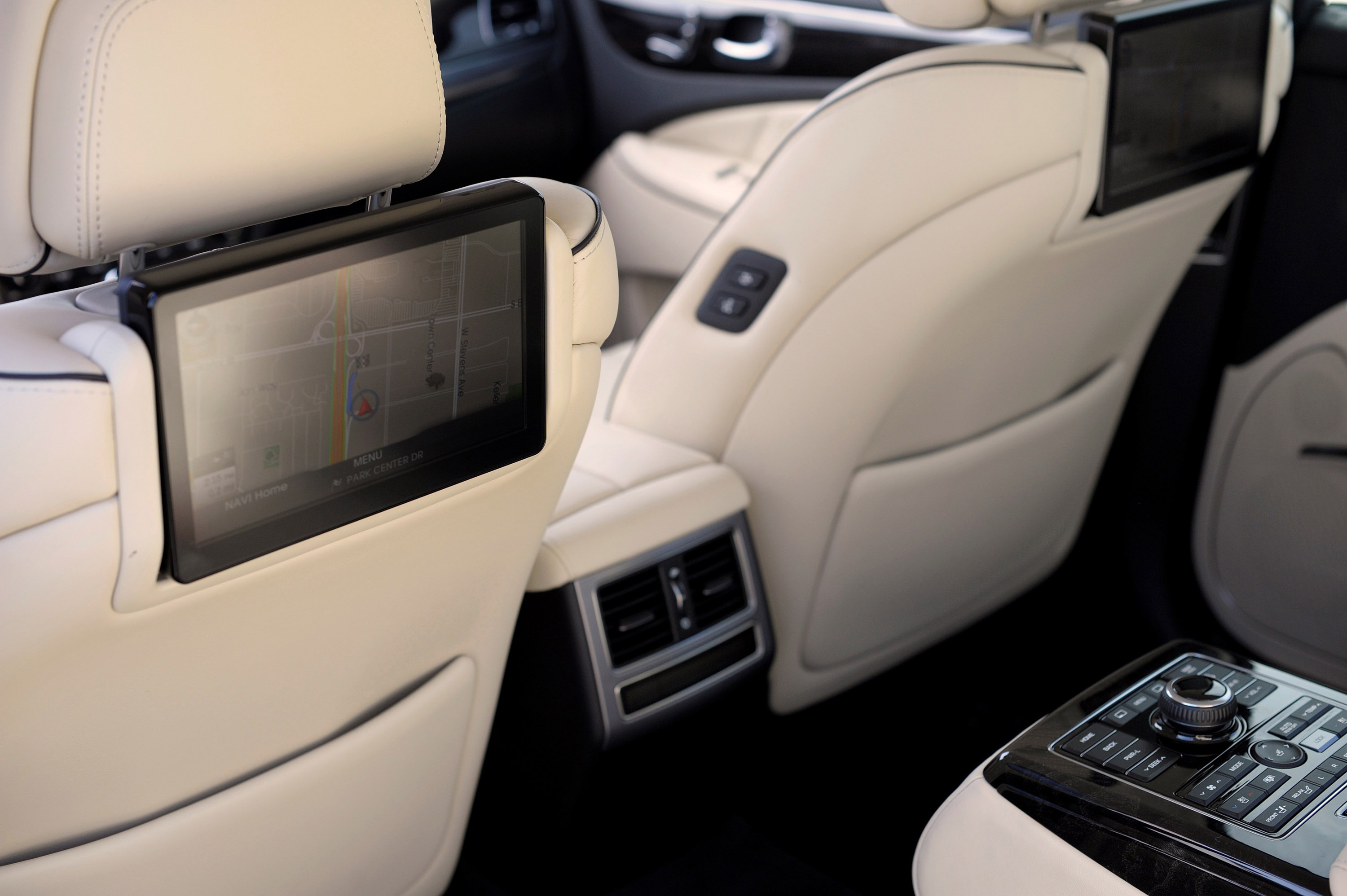 Hyundai Equus photo #17
