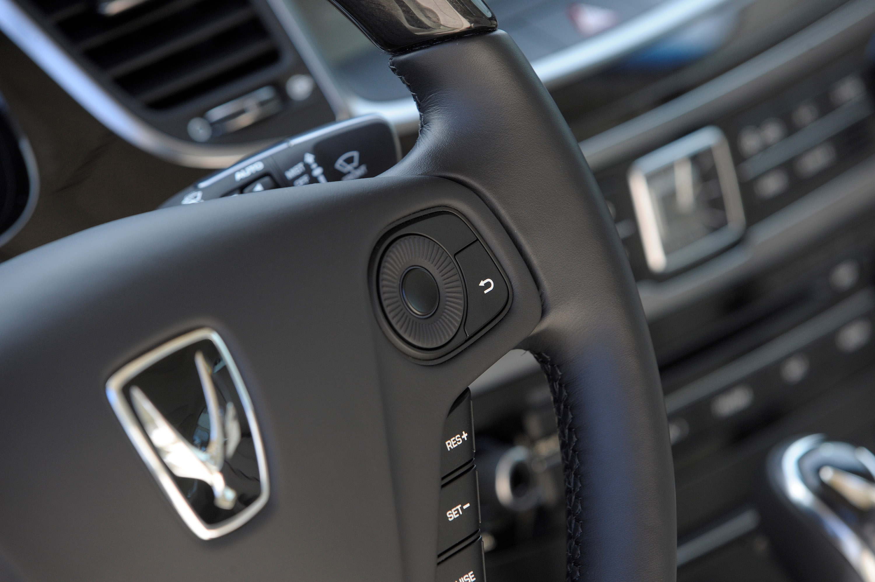 Hyundai Equus photo #22