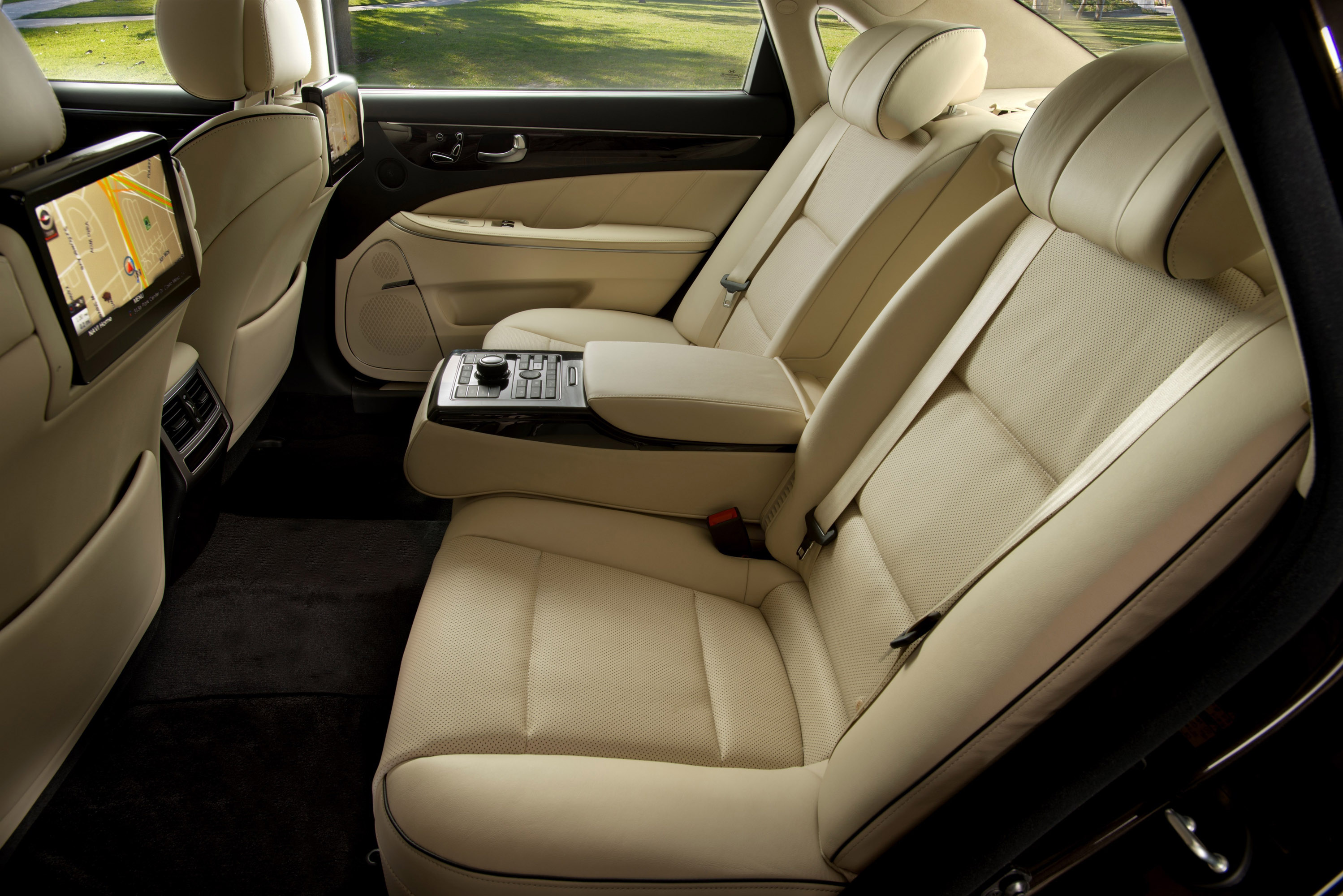 Hyundai Equus photo #29