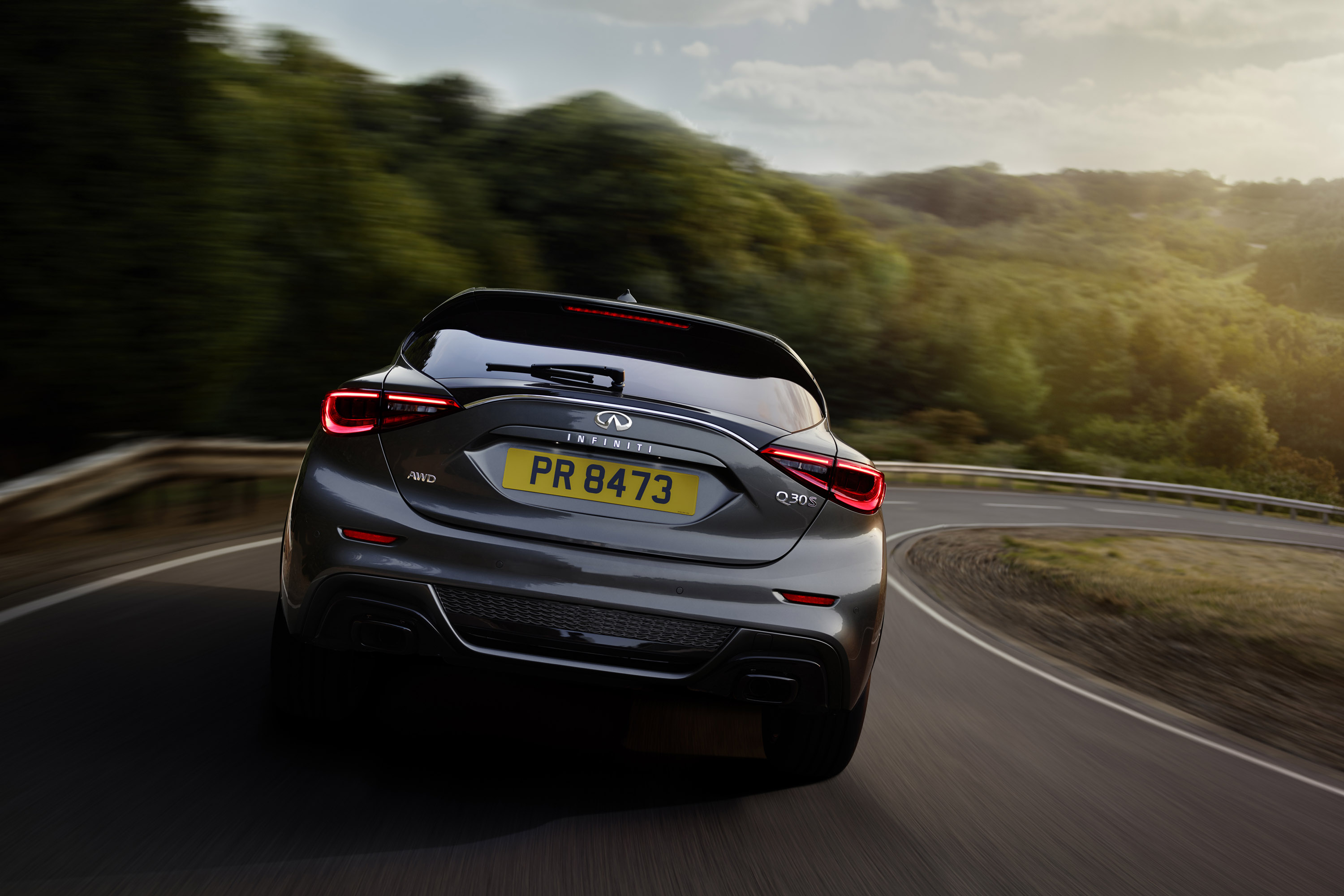 Infiniti Q30 photo #15