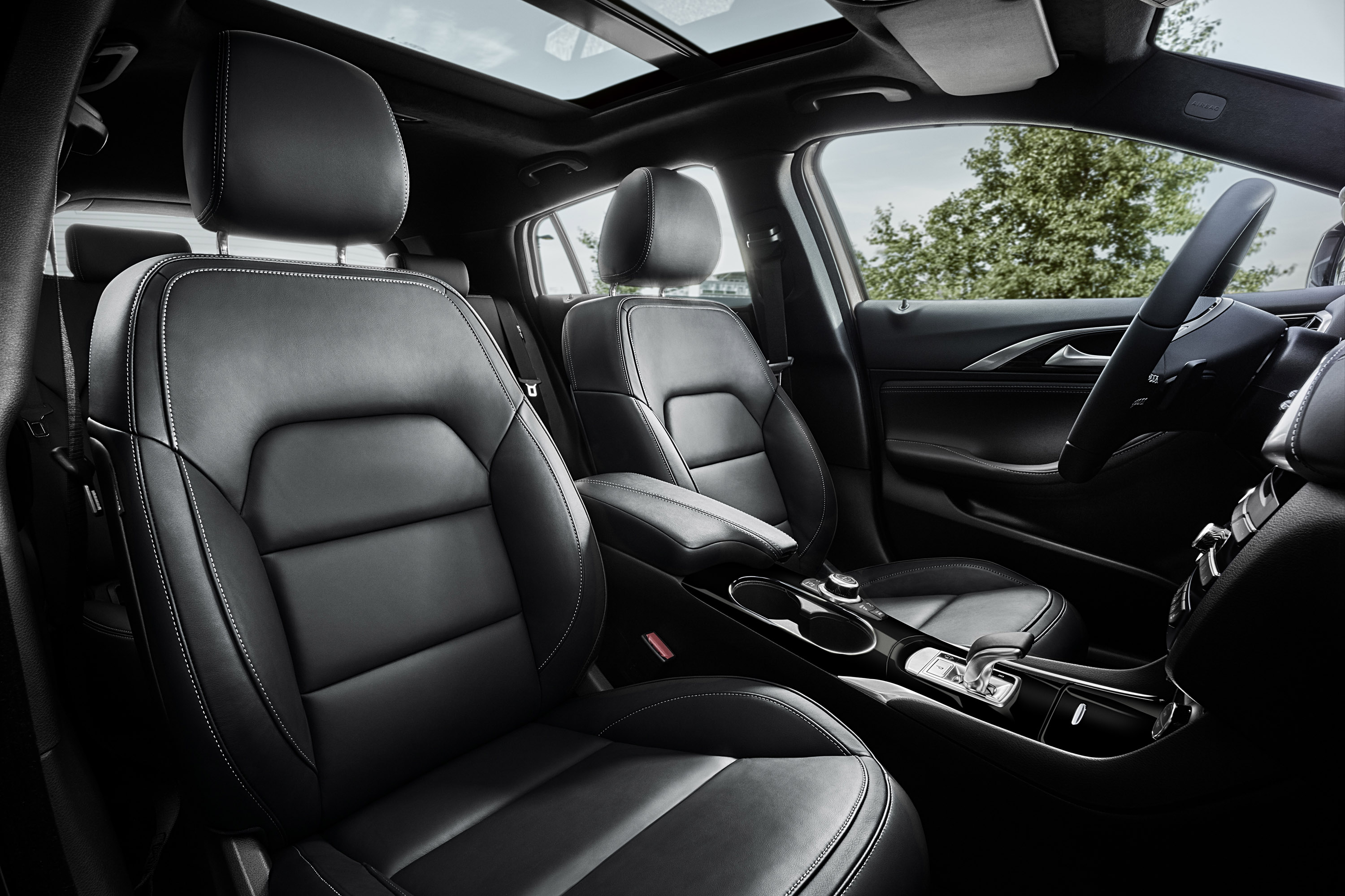 Infiniti Q30 photo #19
