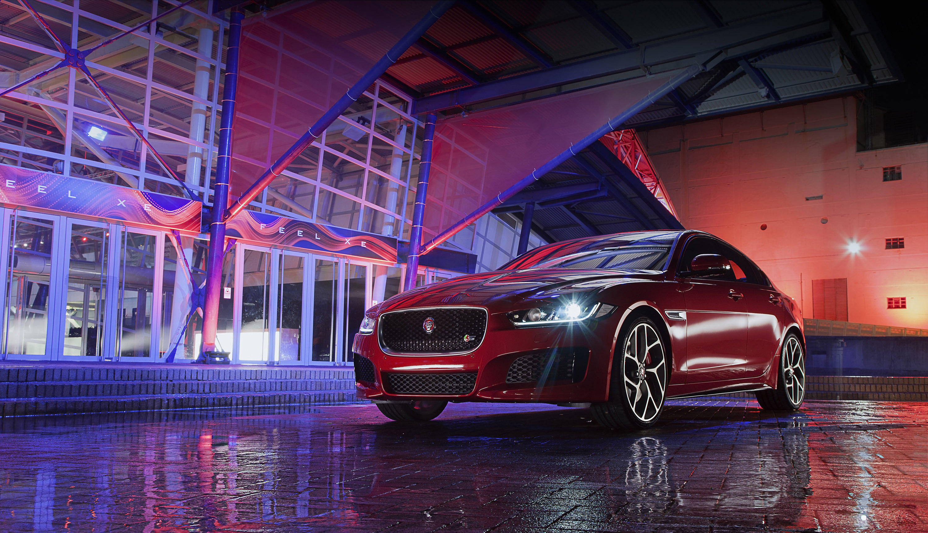 Jaguar XE S photo #1