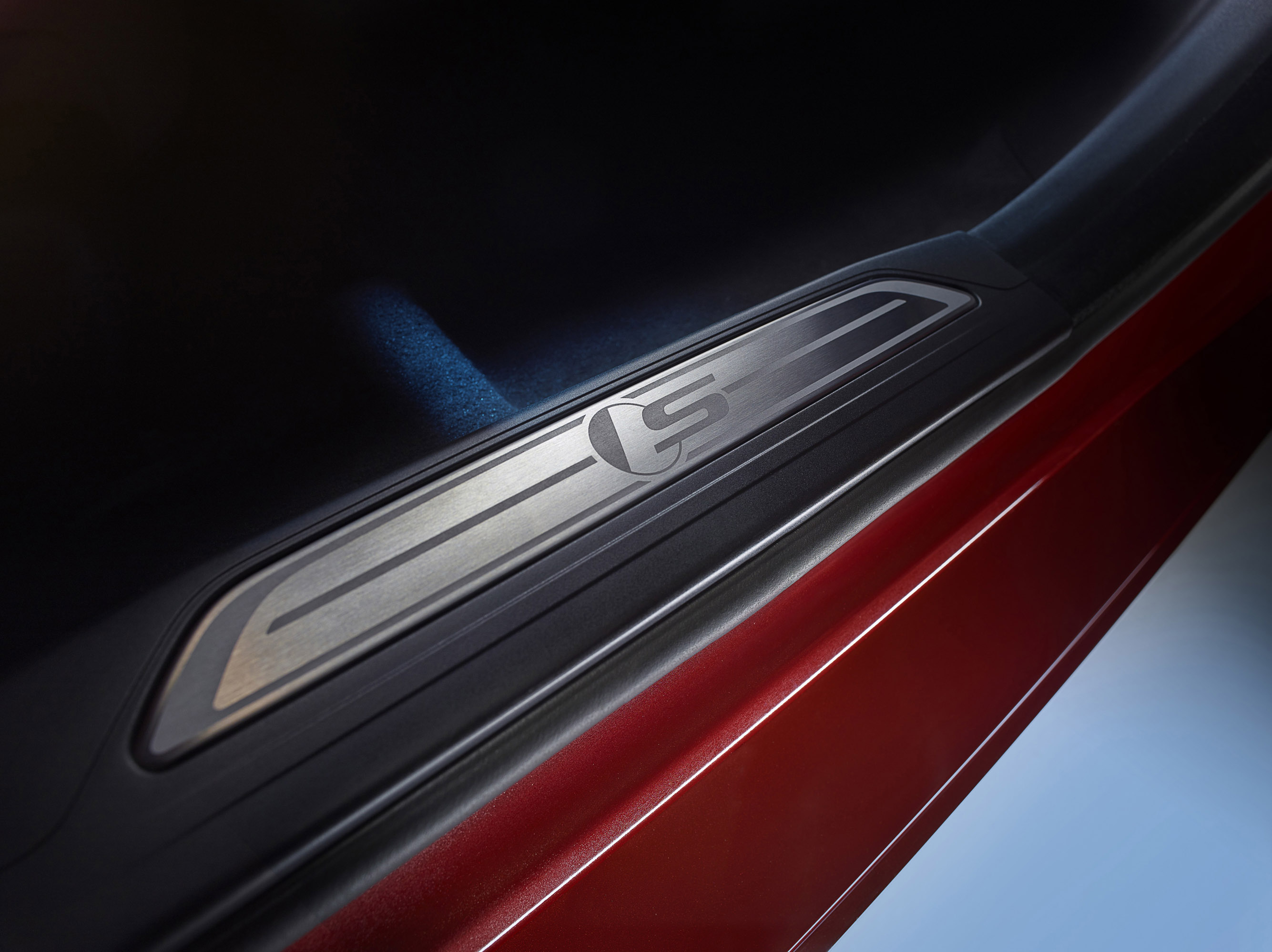 Jaguar XE S photo #21